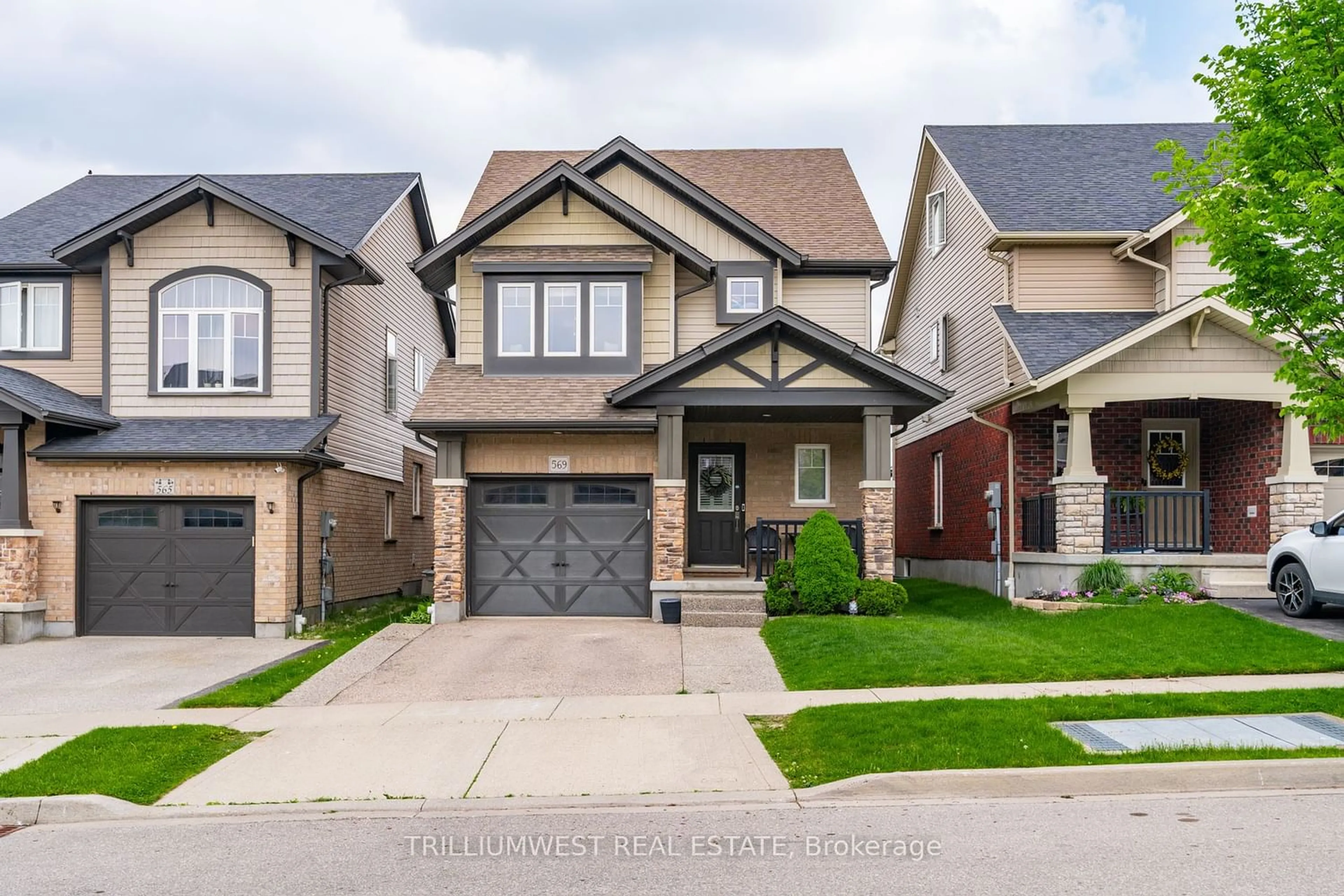 Frontside or backside of a home for 569 ISAIAH Cres, Kitchener Ontario N2E 0E6