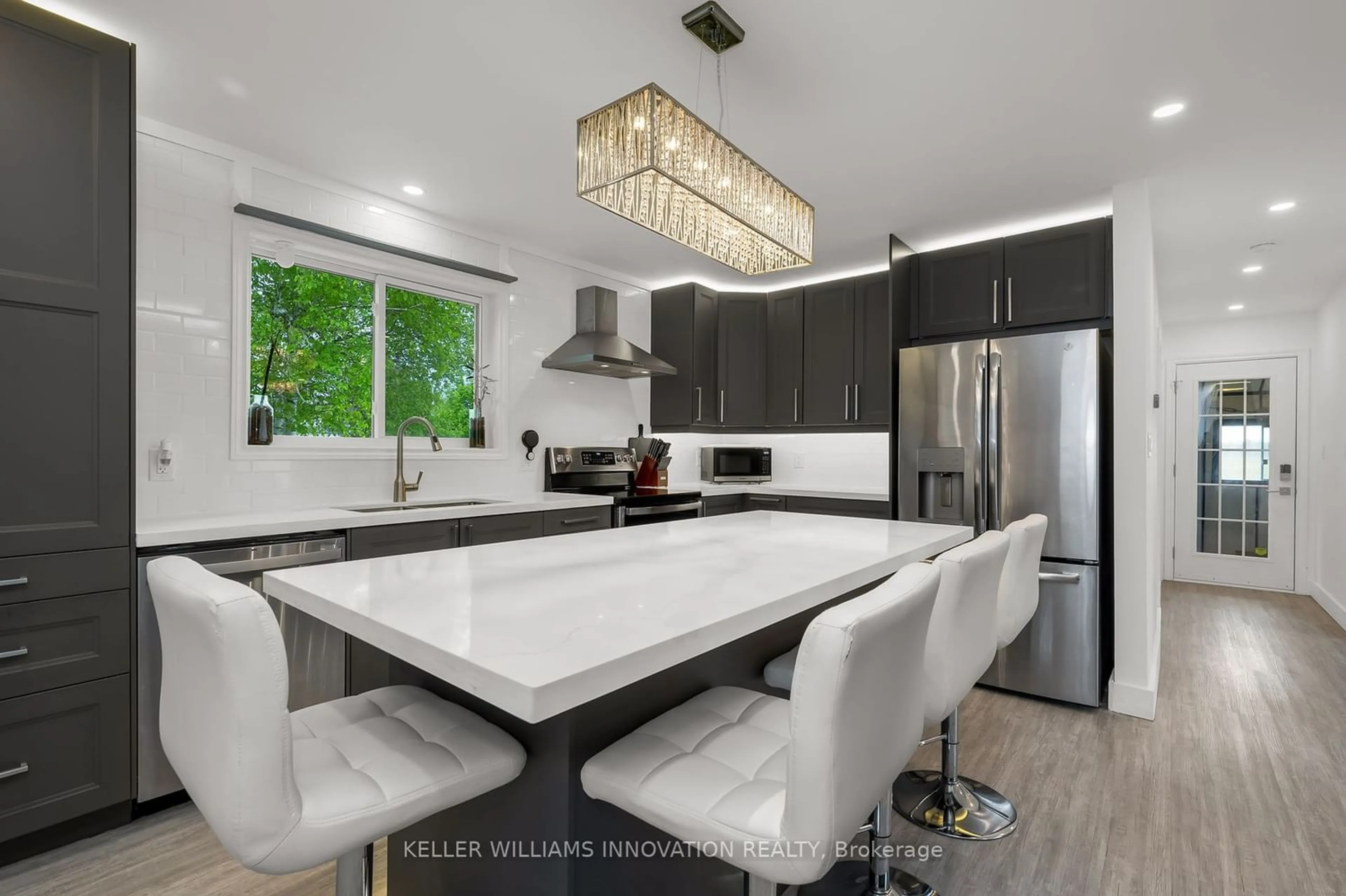 Contemporary kitchen for 1143 Pelham Rd, St. Catharines Ontario L2R 6P7