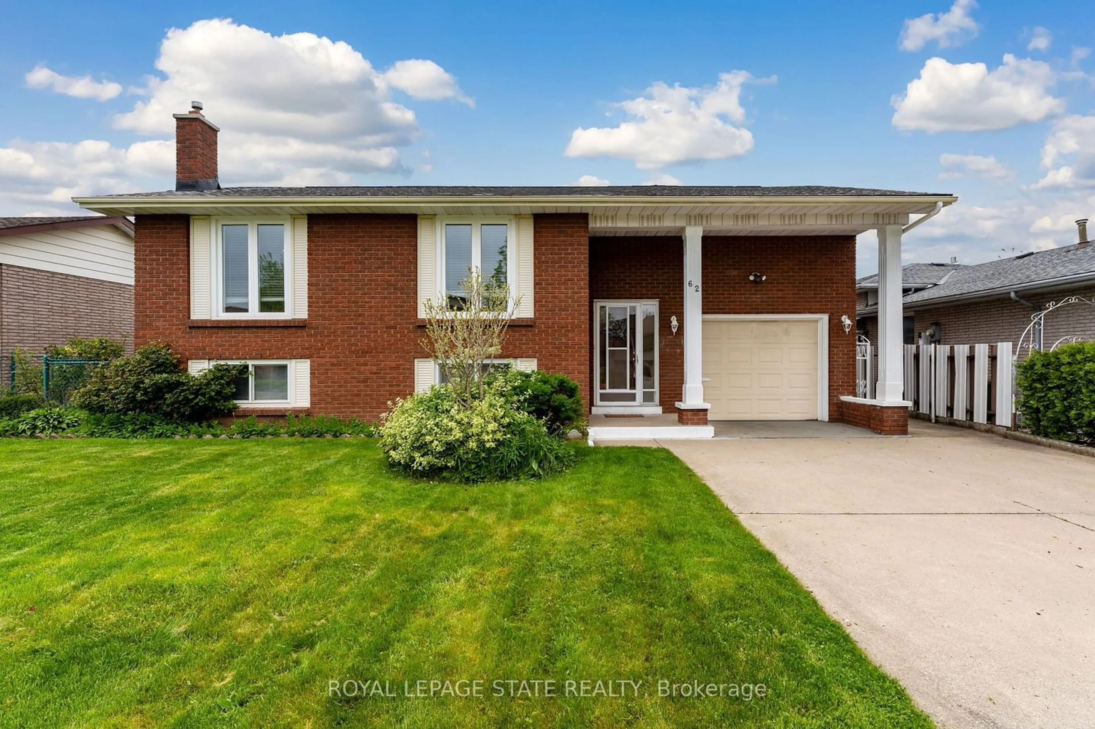 Home with brick exterior material for 62 Eastbury Dr, Hamilton Ontario L8E 2V4
