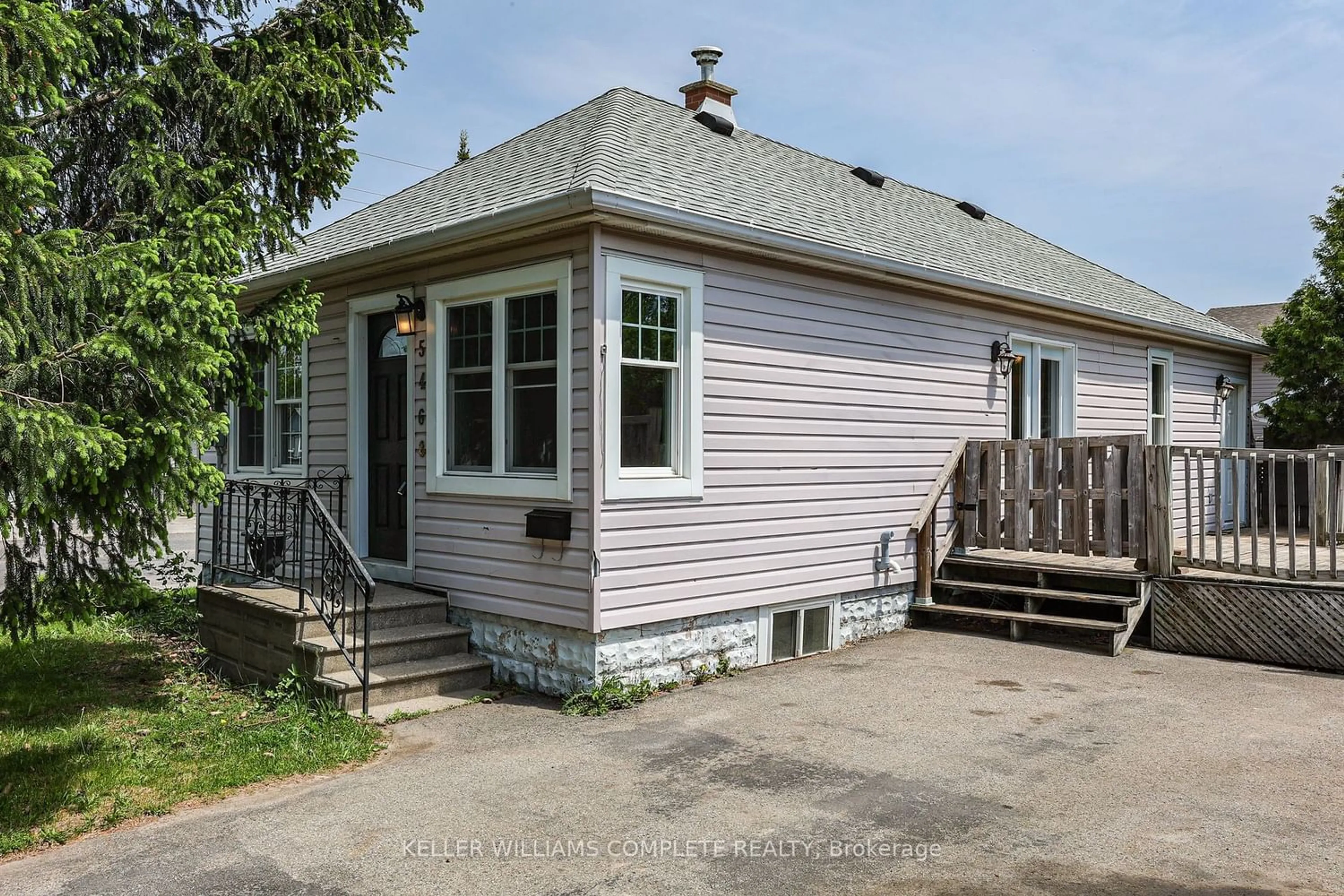Frontside or backside of a home for 5468 Glenholme Ave, Niagara Falls Ontario L2G 4X9