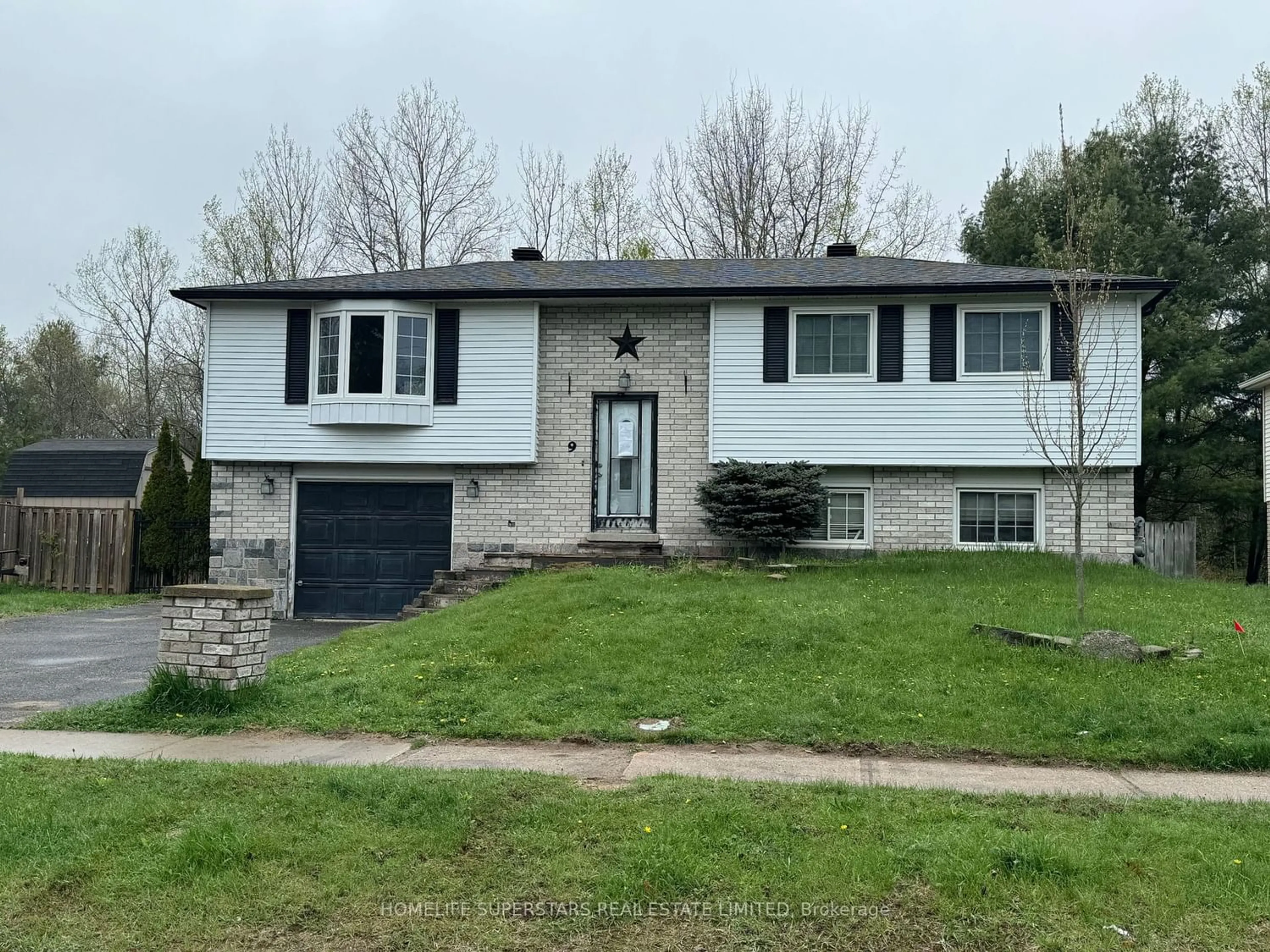 Frontside or backside of a home for 9 Maypark Dr, Bracebridge Ontario P1L 1C3