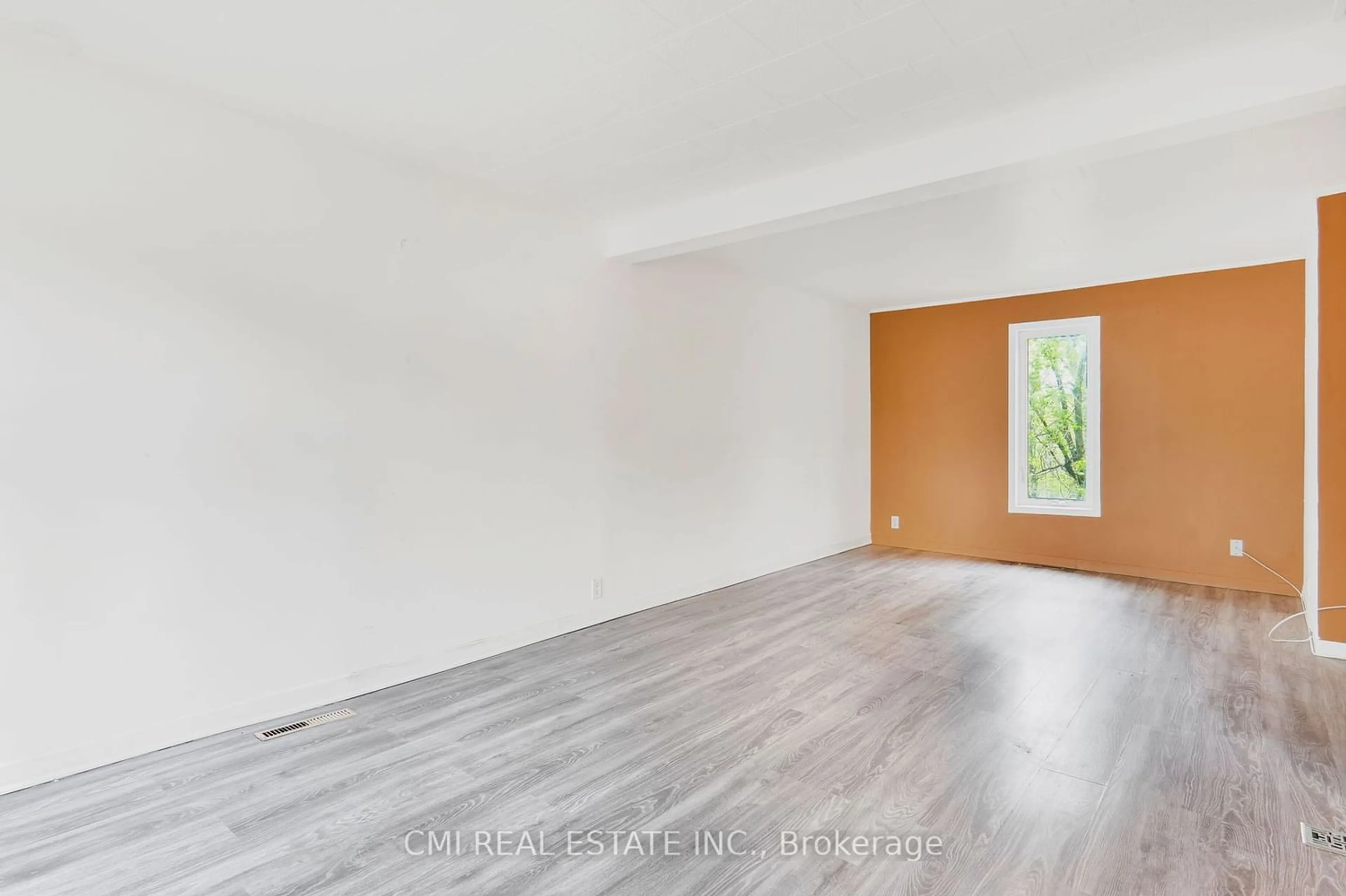 A pic of a room, wood floors for 3569 Old Montreal Rd, Orleans - Cumberland and Area Ontario K4C 1C8