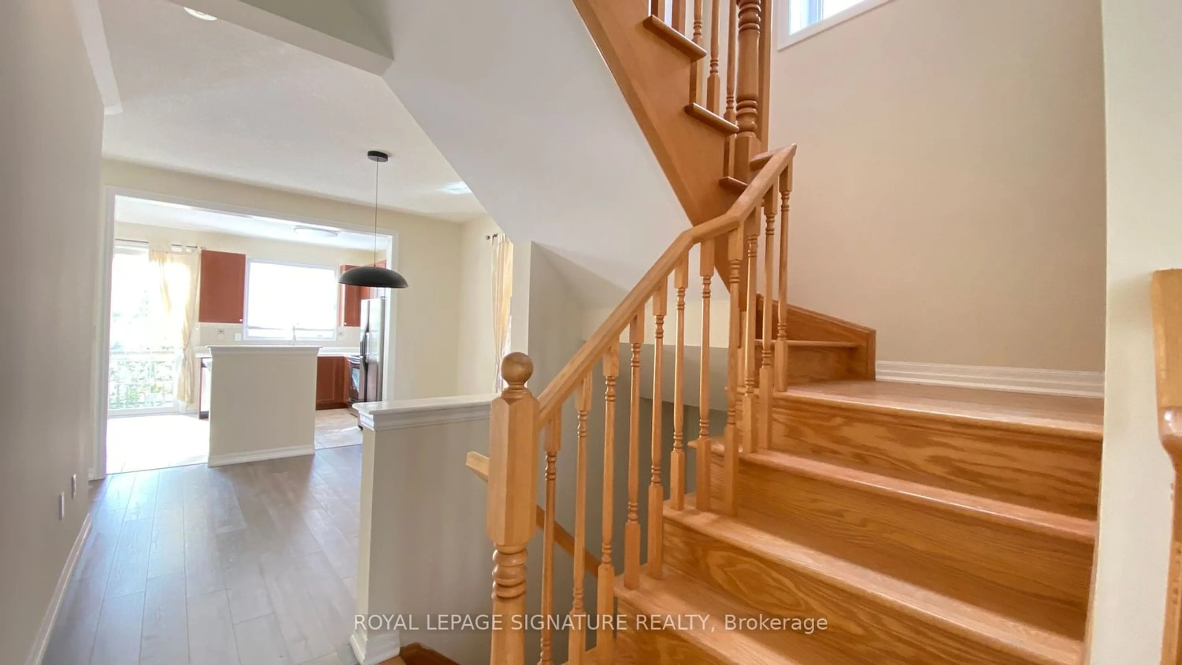 Stairs for 72 Montreal Circ, Hamilton Ontario L8E 0C9