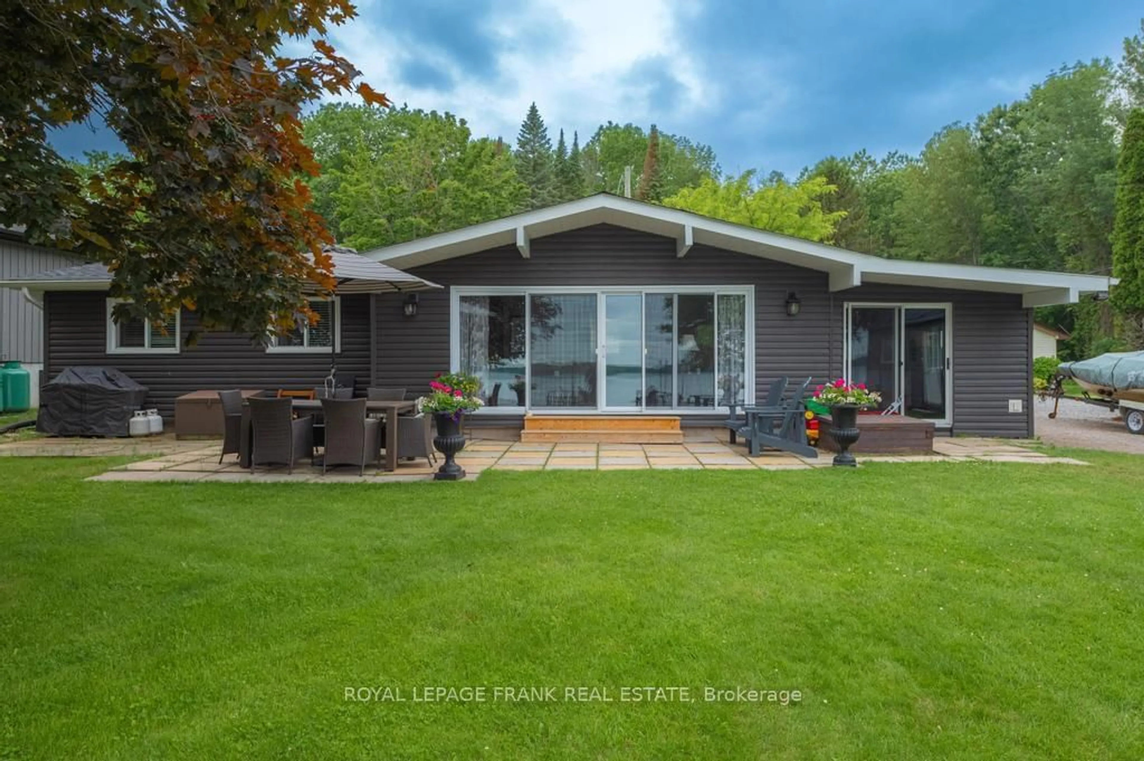 Frontside or backside of a home for 1515 O'connor Dr, Smith-Ennismore-Lakefield Ontario K0L 1T0