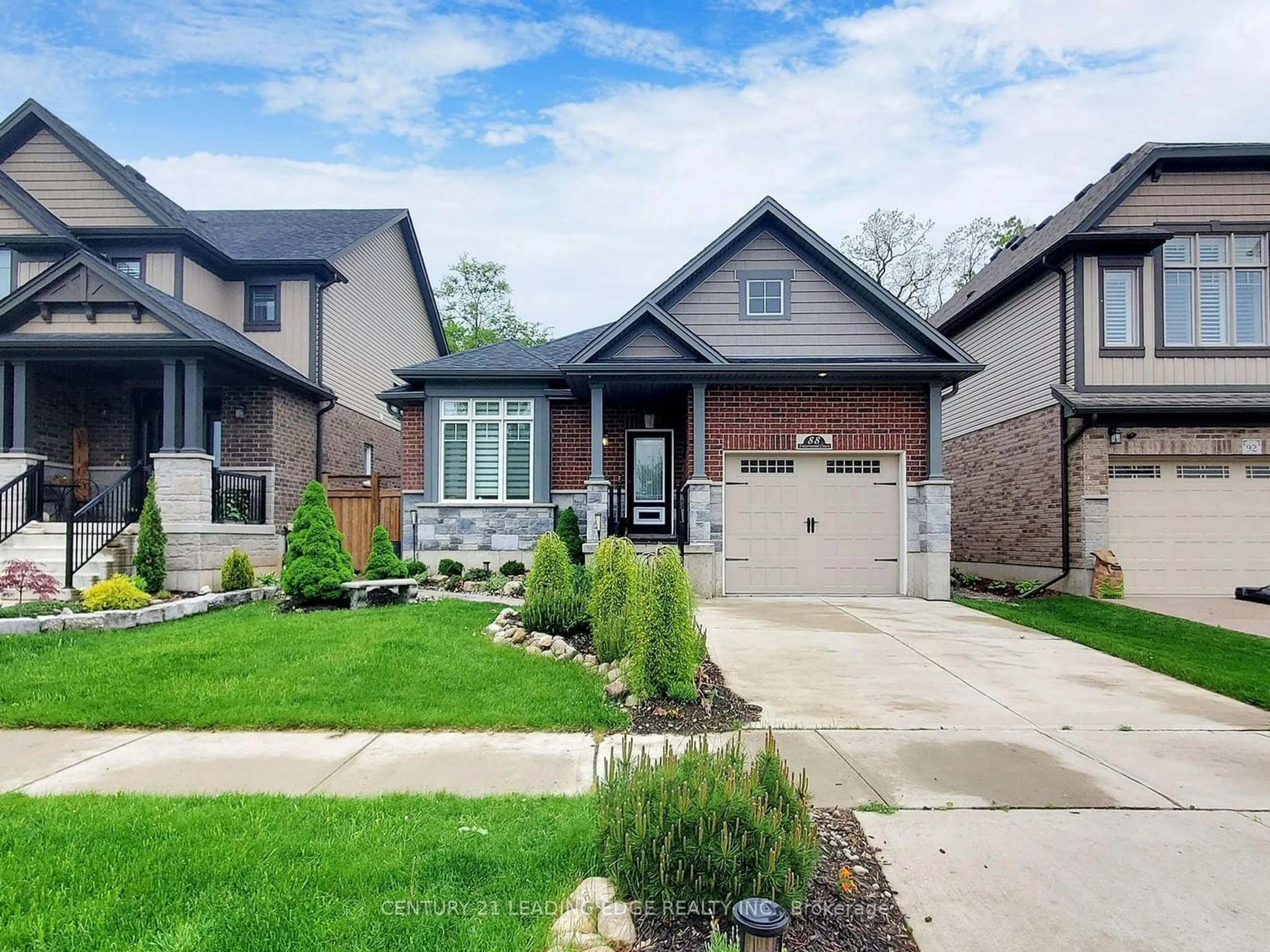 Frontside or backside of a home for 88 Fraserwood Crt, Cambridge Ontario N1S 0B3