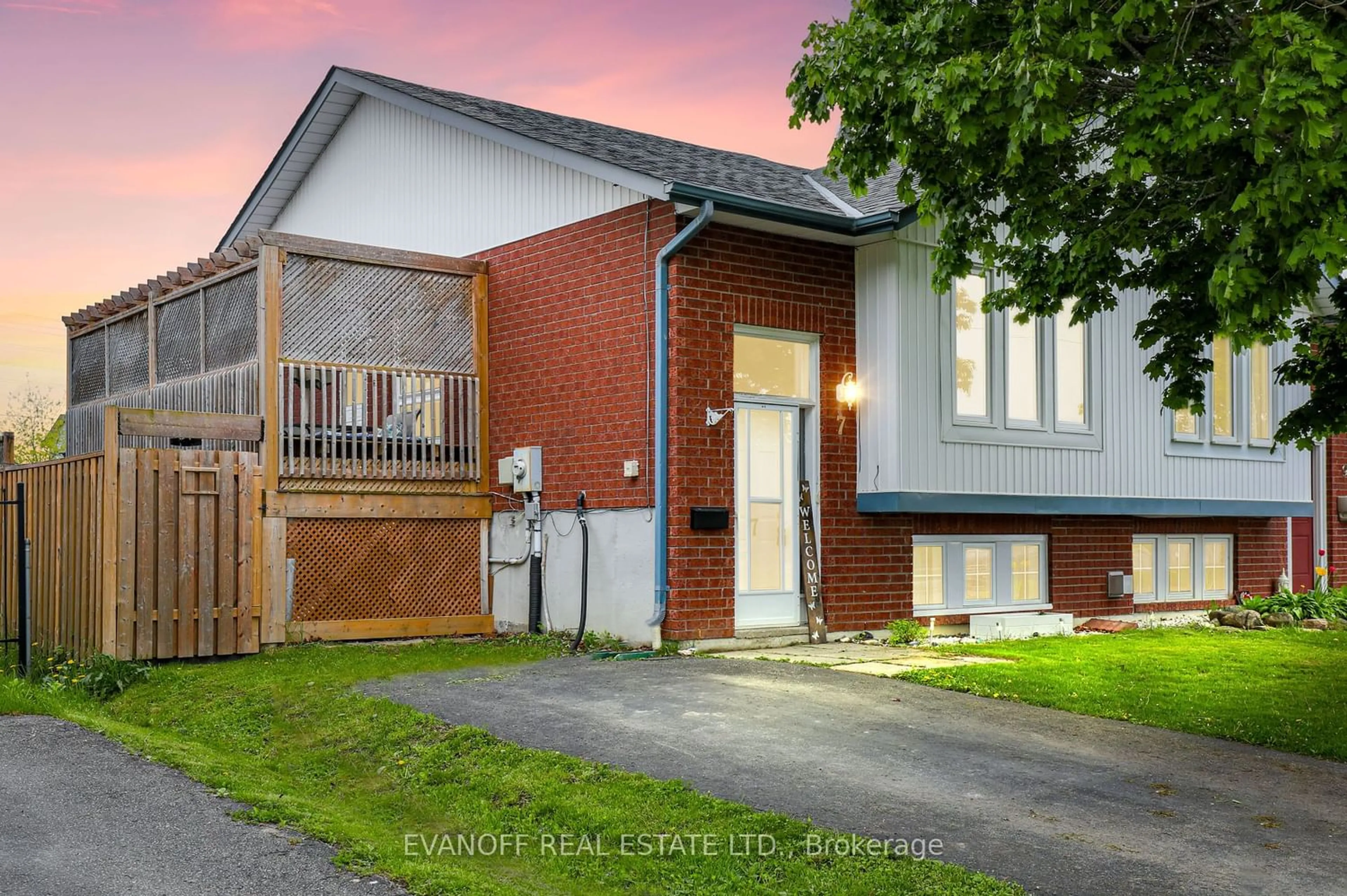 Frontside or backside of a home for 7 Cottingham Cres, Kawartha Lakes Ontario K9V 1T9