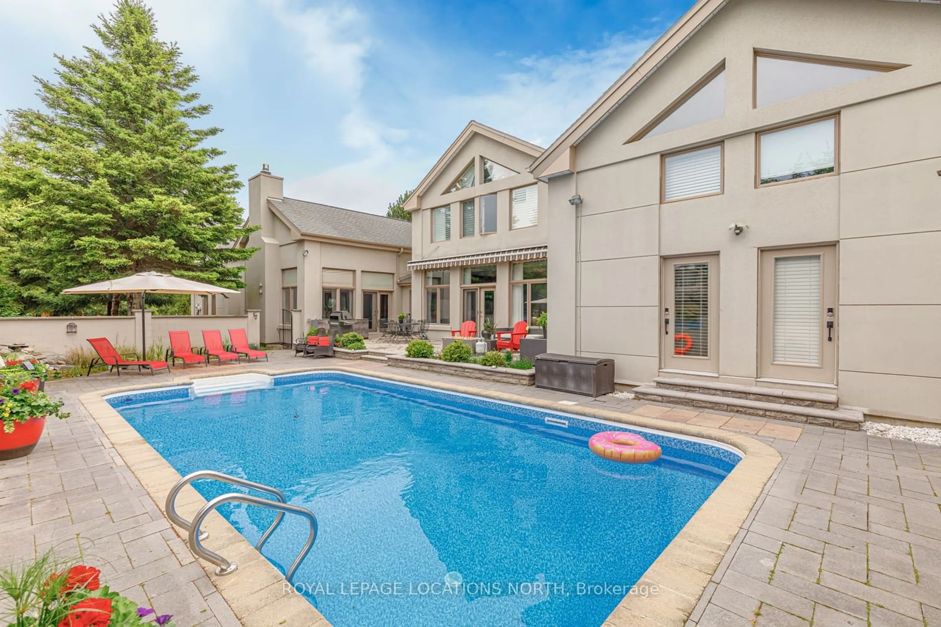 Indoor or outdoor pool for 160 Grand Cypress Lane, Blue Mountains Ontario L9Y 0K8