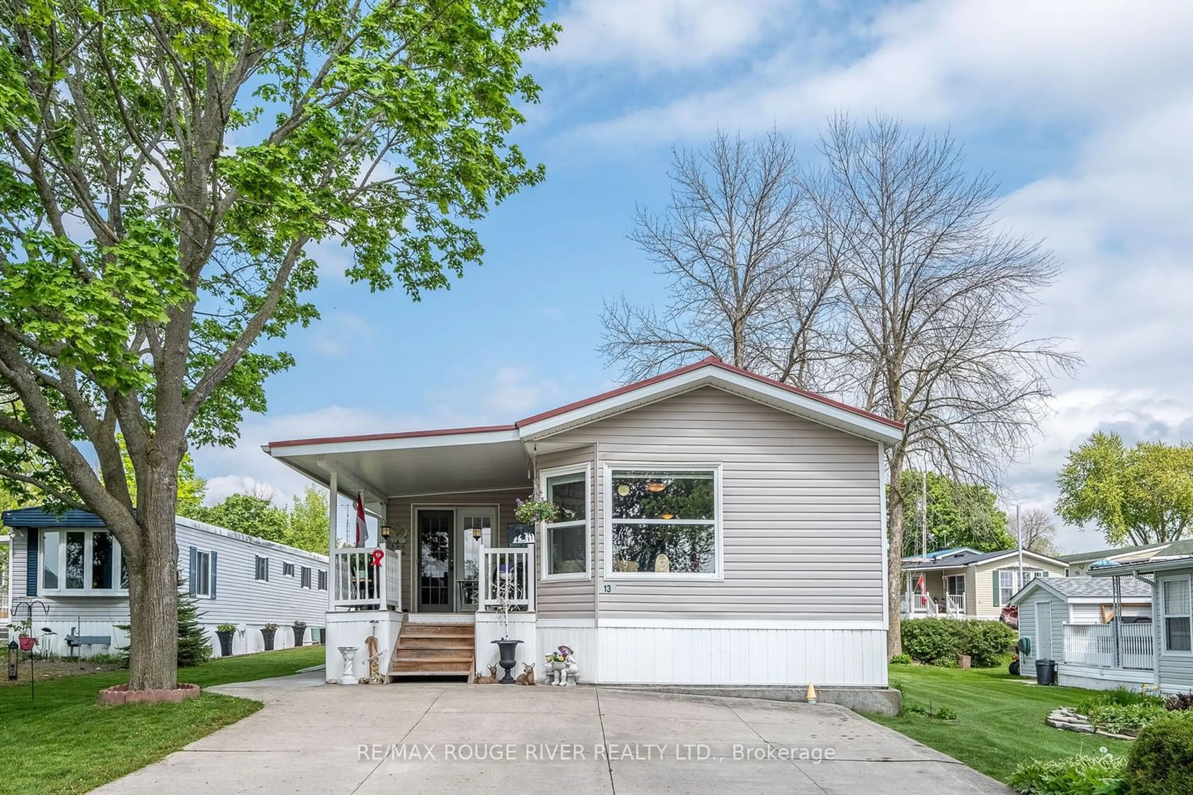 Home with vinyl exterior material for 13 Mcgregor Dr, Otonabee-South Monaghan Ontario K0L 2G0