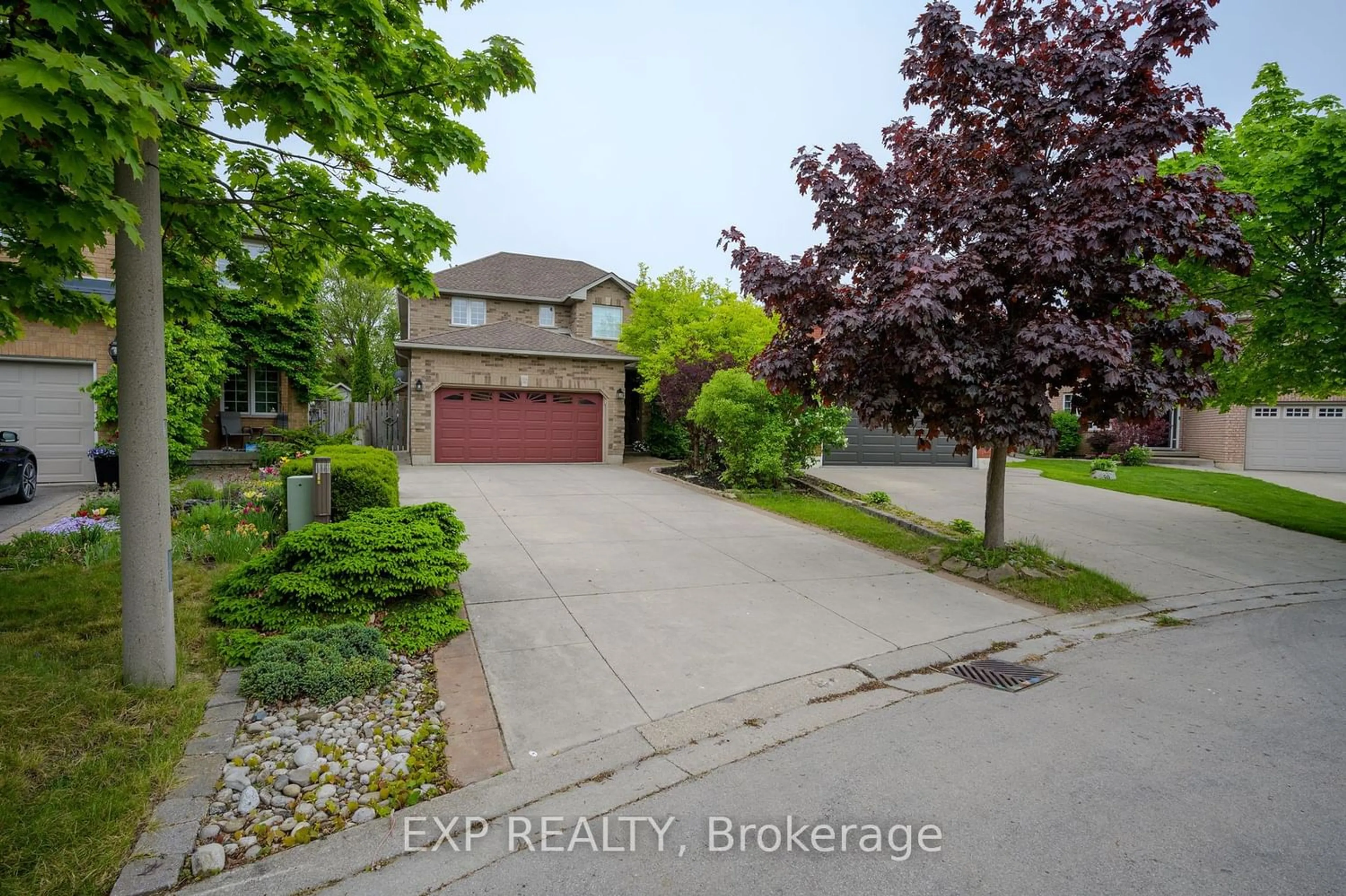 Frontside or backside of a home for 52 Hillgarden Dr, Hamilton Ontario L8J 3R3