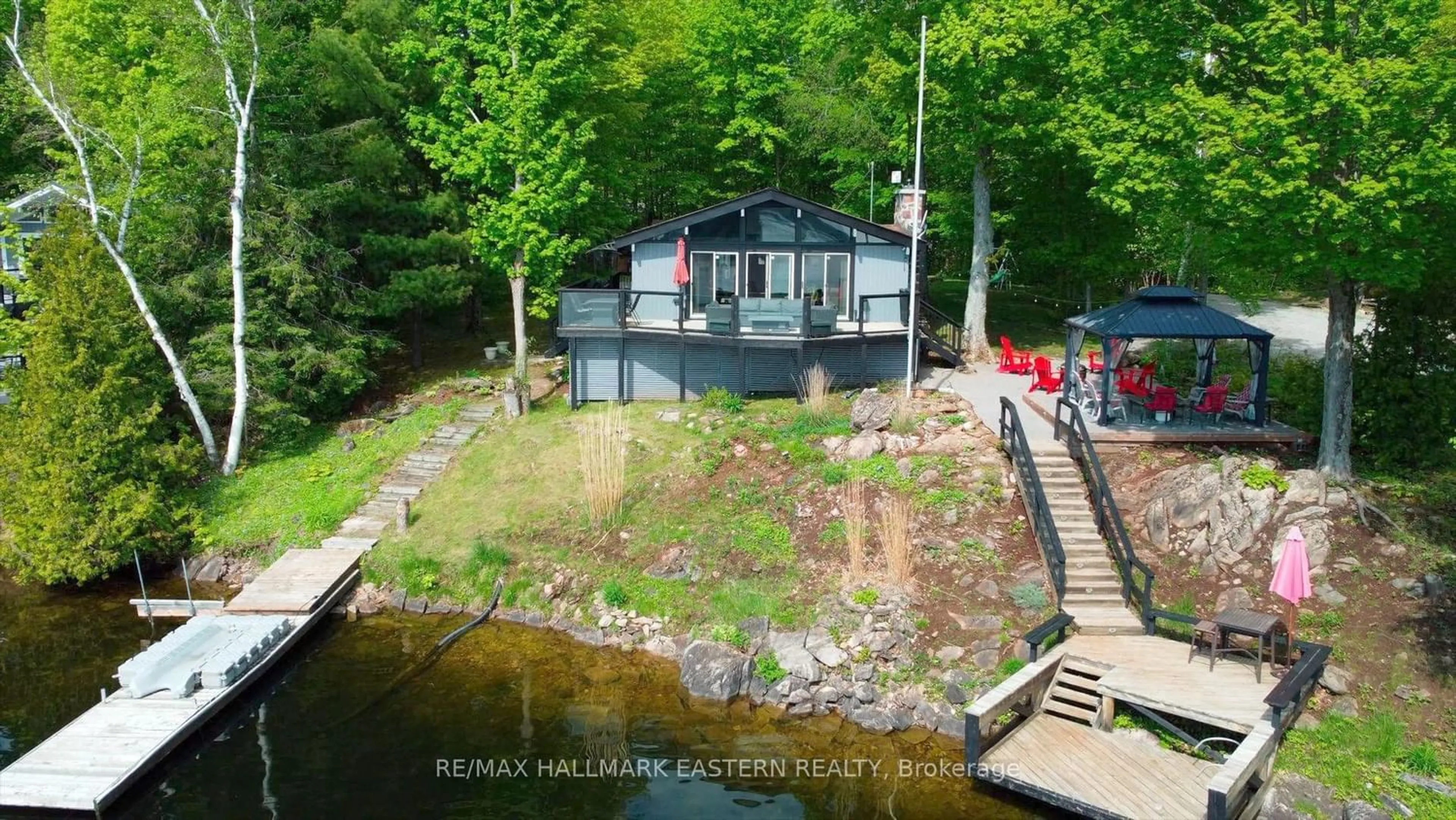Cottage for 152 Hall Dr, Galway-Cavendish and Harvey Ontario K0L 1J0