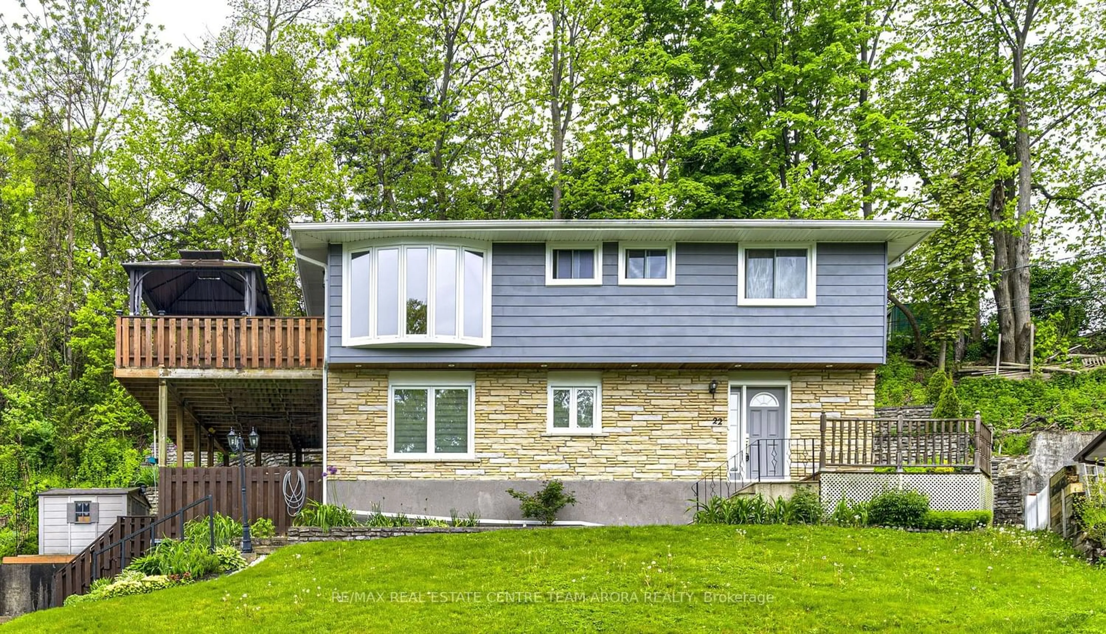 Frontside or backside of a home for 22 Dundonald Rd, Cambridge Ontario N1S 3H3
