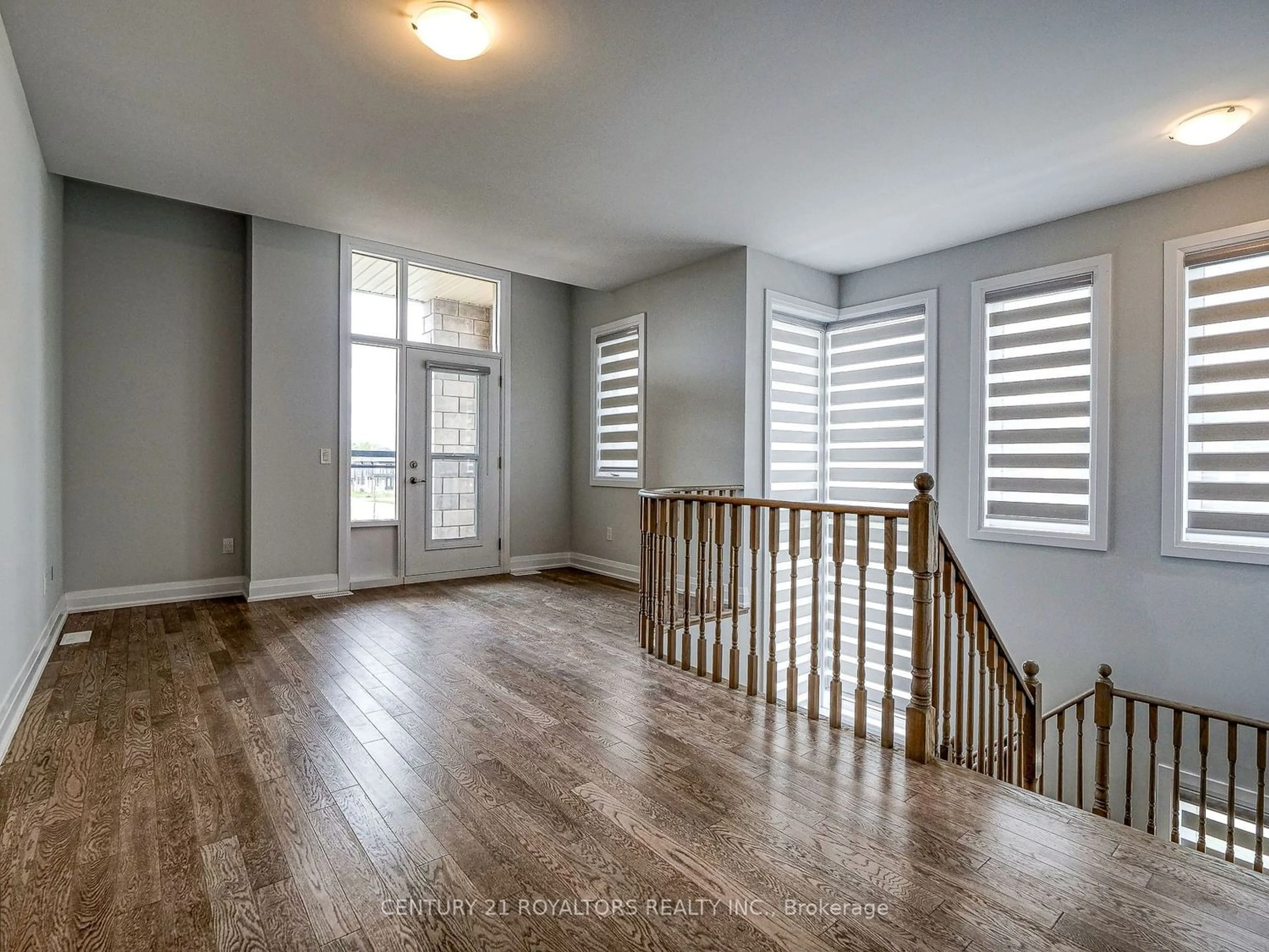 Indoor entryway for 166 Prince Charles Cres, Woodstock Ontario N4S 7W2