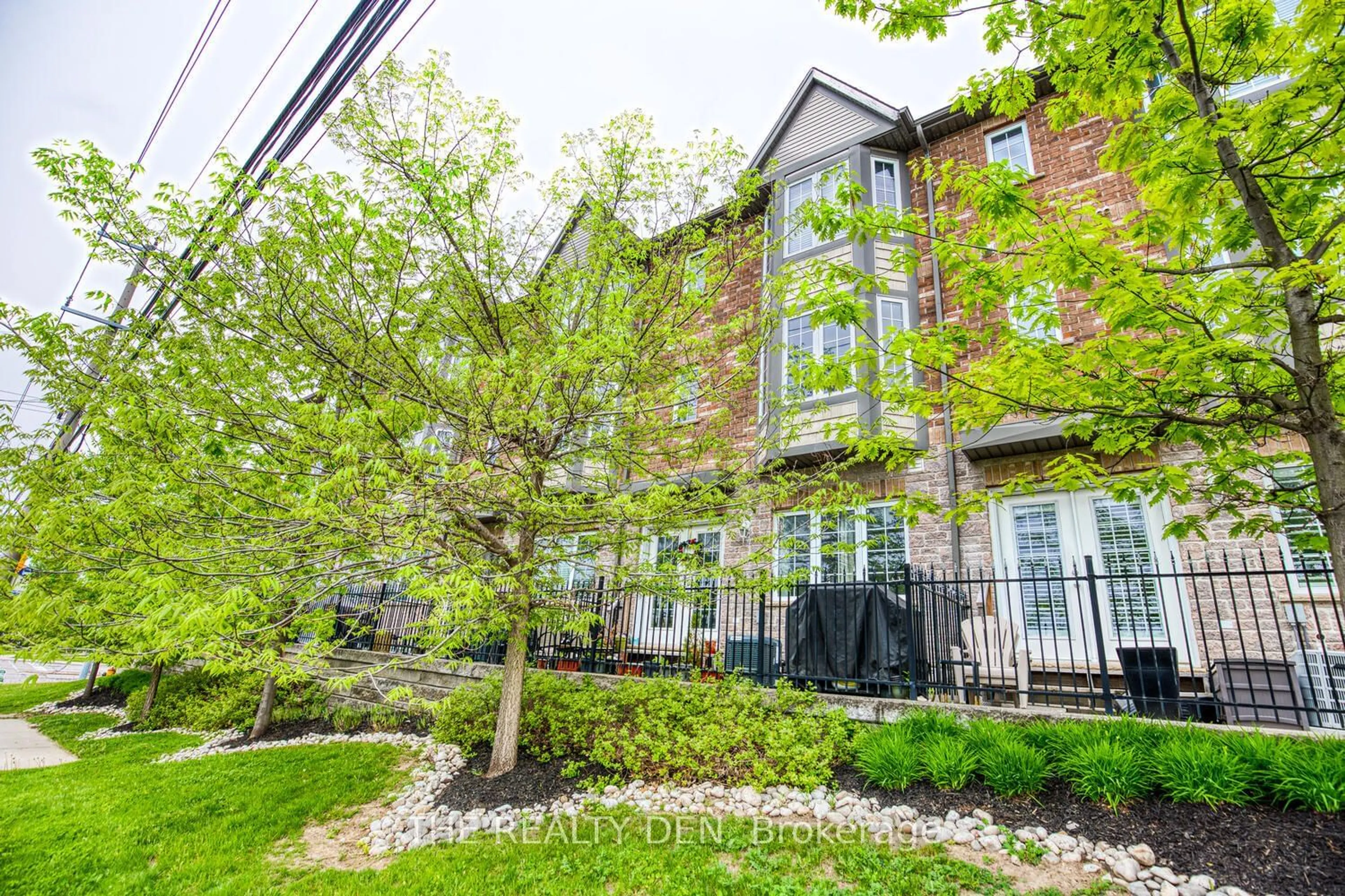 A pic from exterior of the house or condo for 975 Strasburg Rd #22B, Kitchener Ontario N2E 0A8