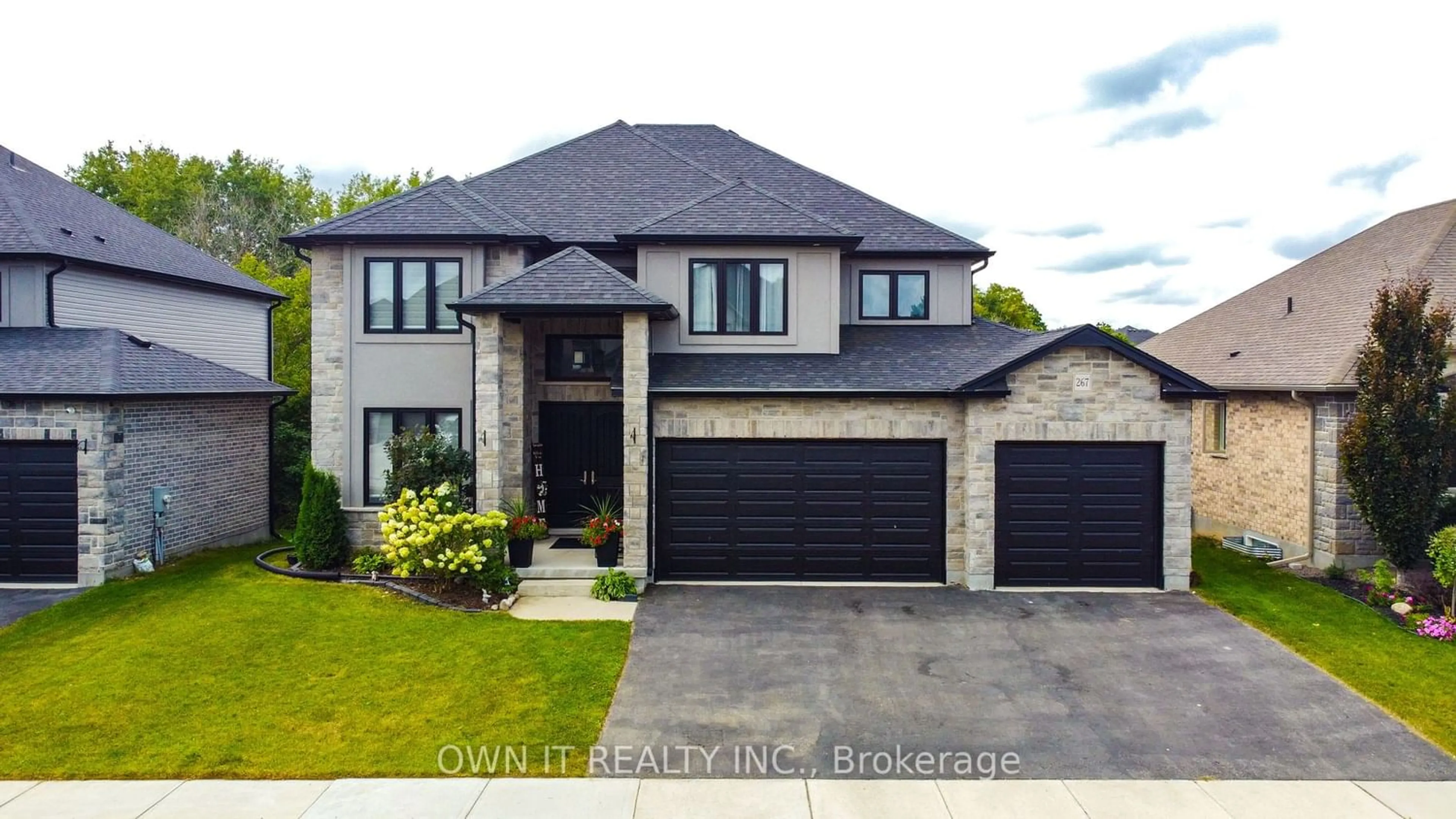 Frontside or backside of a home for 267 Wedgewood Dr Dr, Woodstock Ontario N4T 0J1