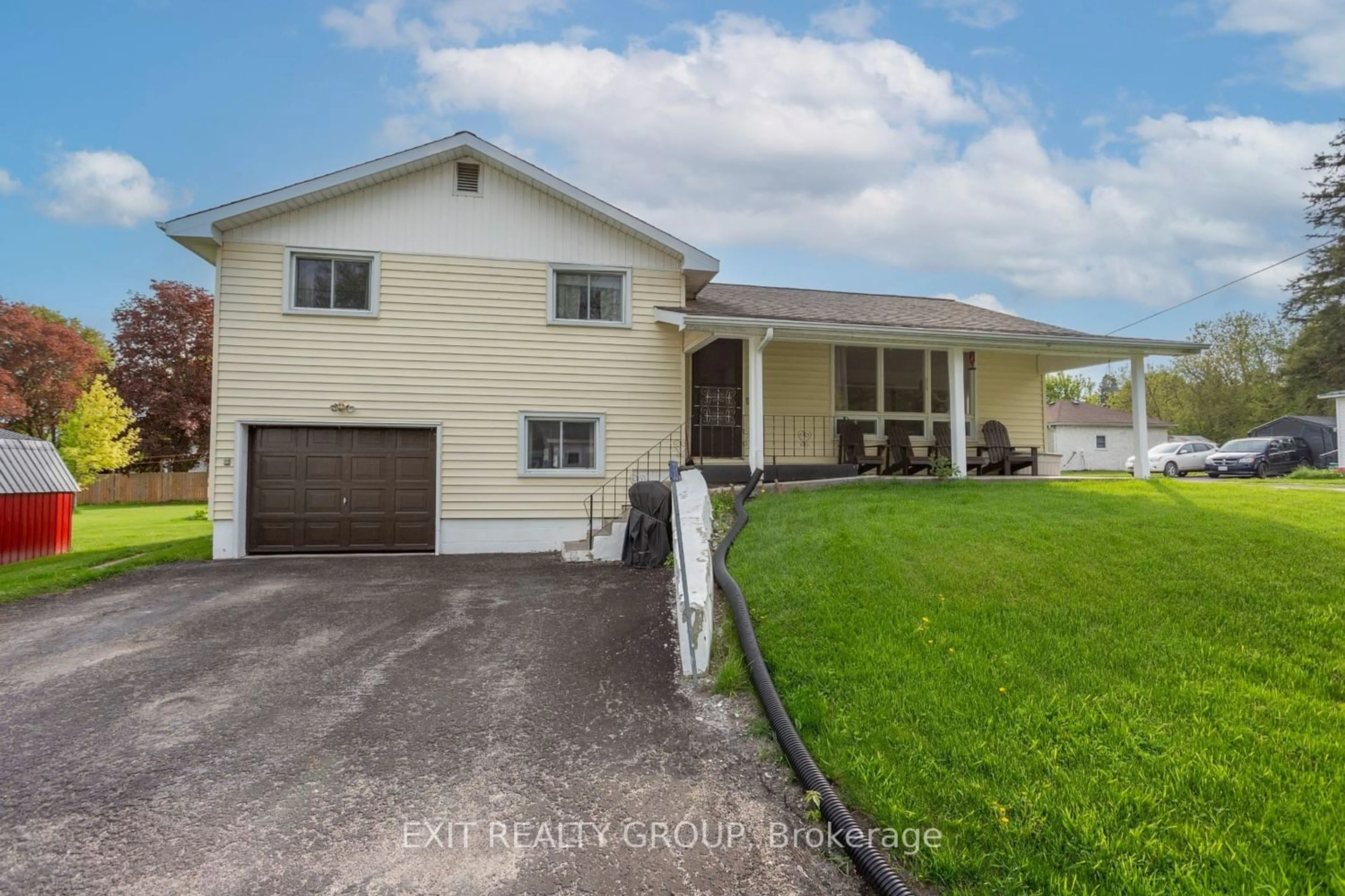 Frontside or backside of a home for 33 Franklin St, Tweed Ontario K0K 2L0