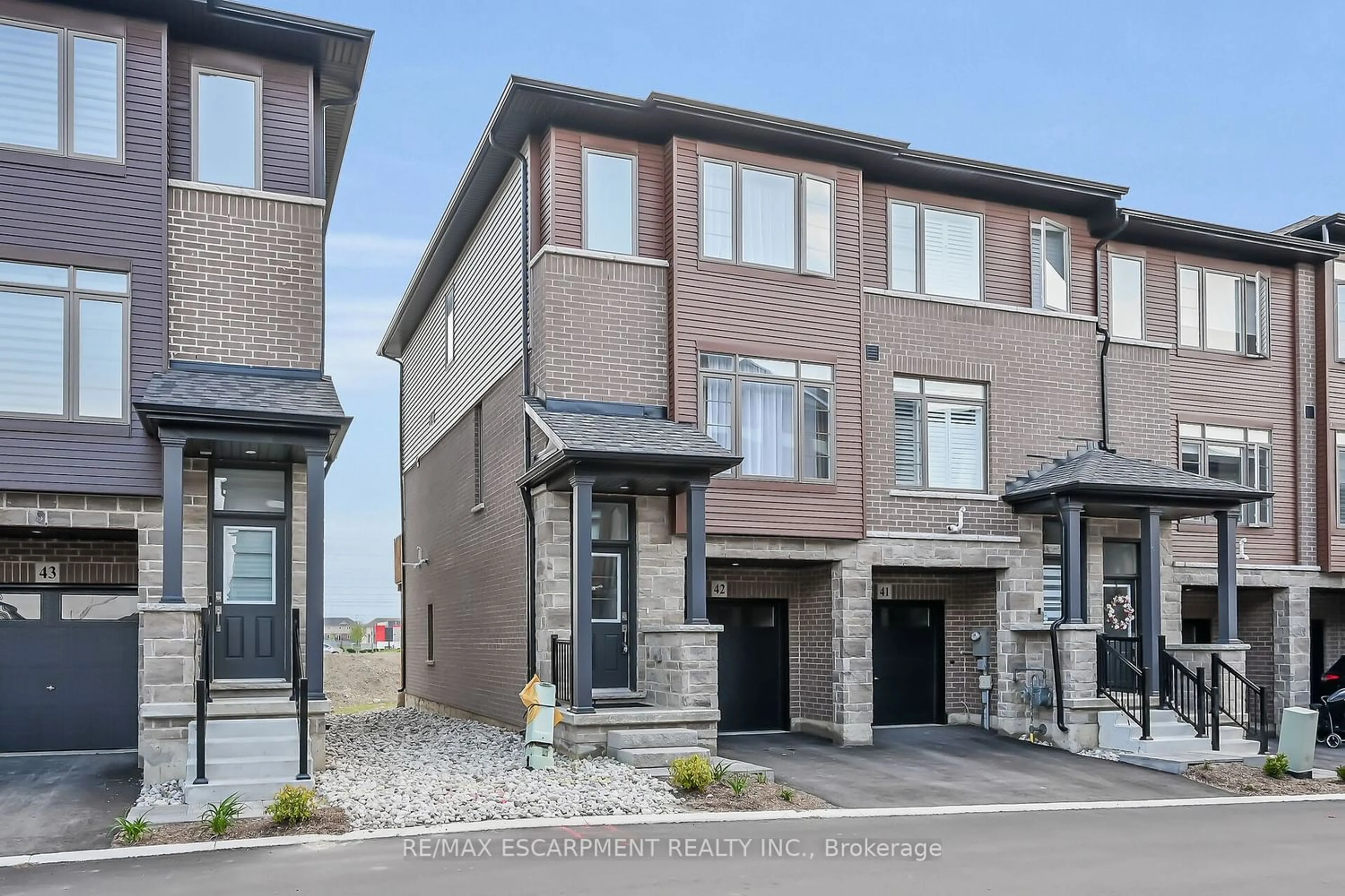 A pic from exterior of the house or condo for 61 Soho St #42, Hamilton Ontario L8J 0M6