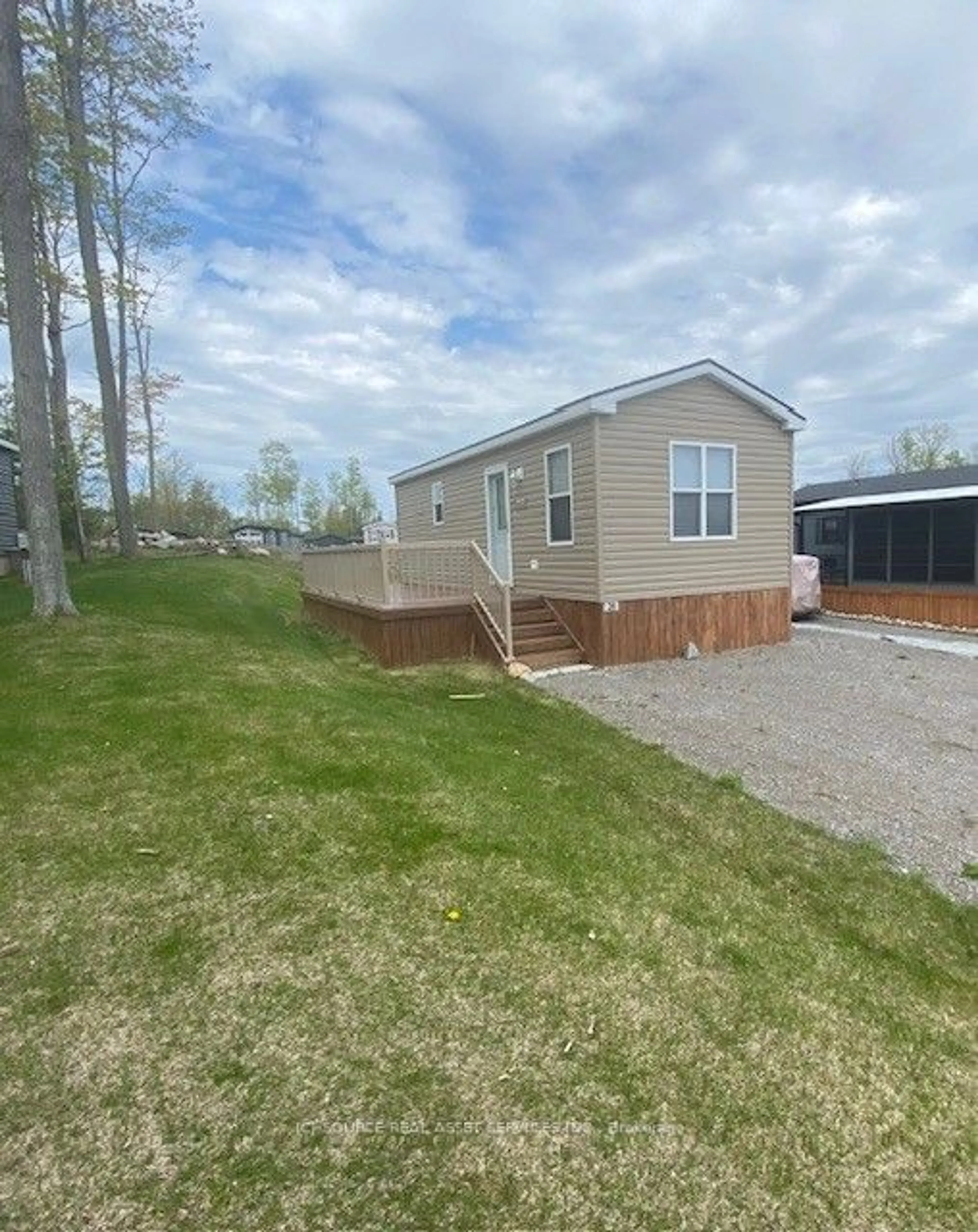 Home with vinyl exterior material for 1235 Villiers Line #Glna028, Otonabee-South Monaghan Ontario K0L 2G0