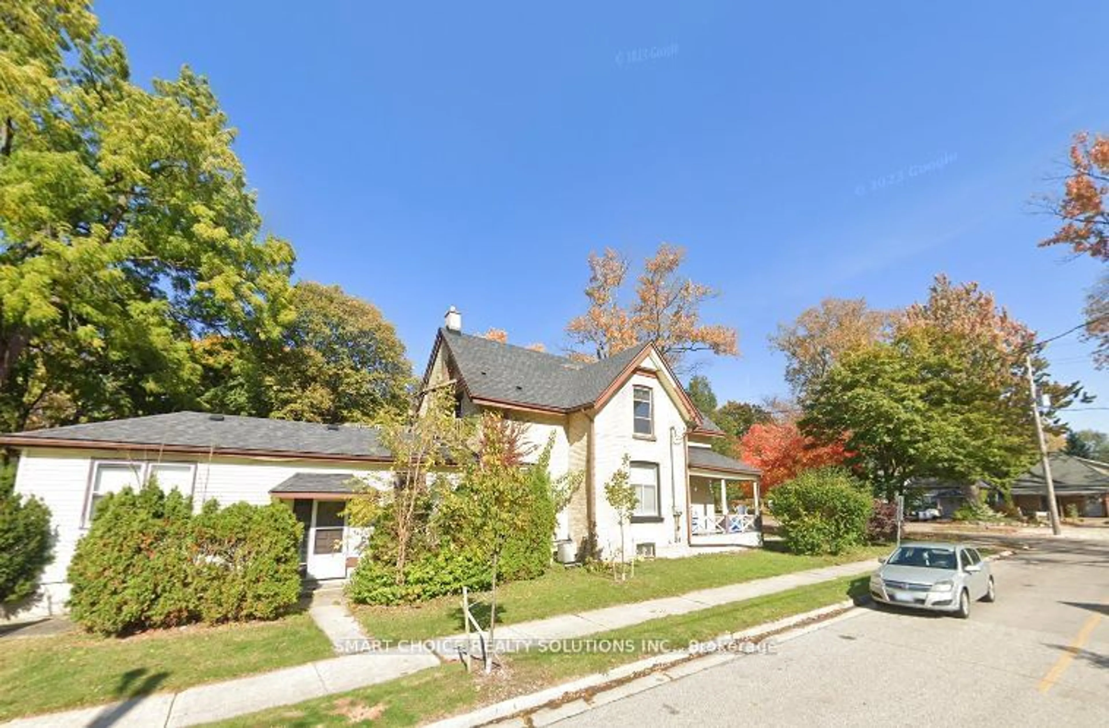 Frontside or backside of a home, the street view for 865 William St, London Ontario N5Y 2S5