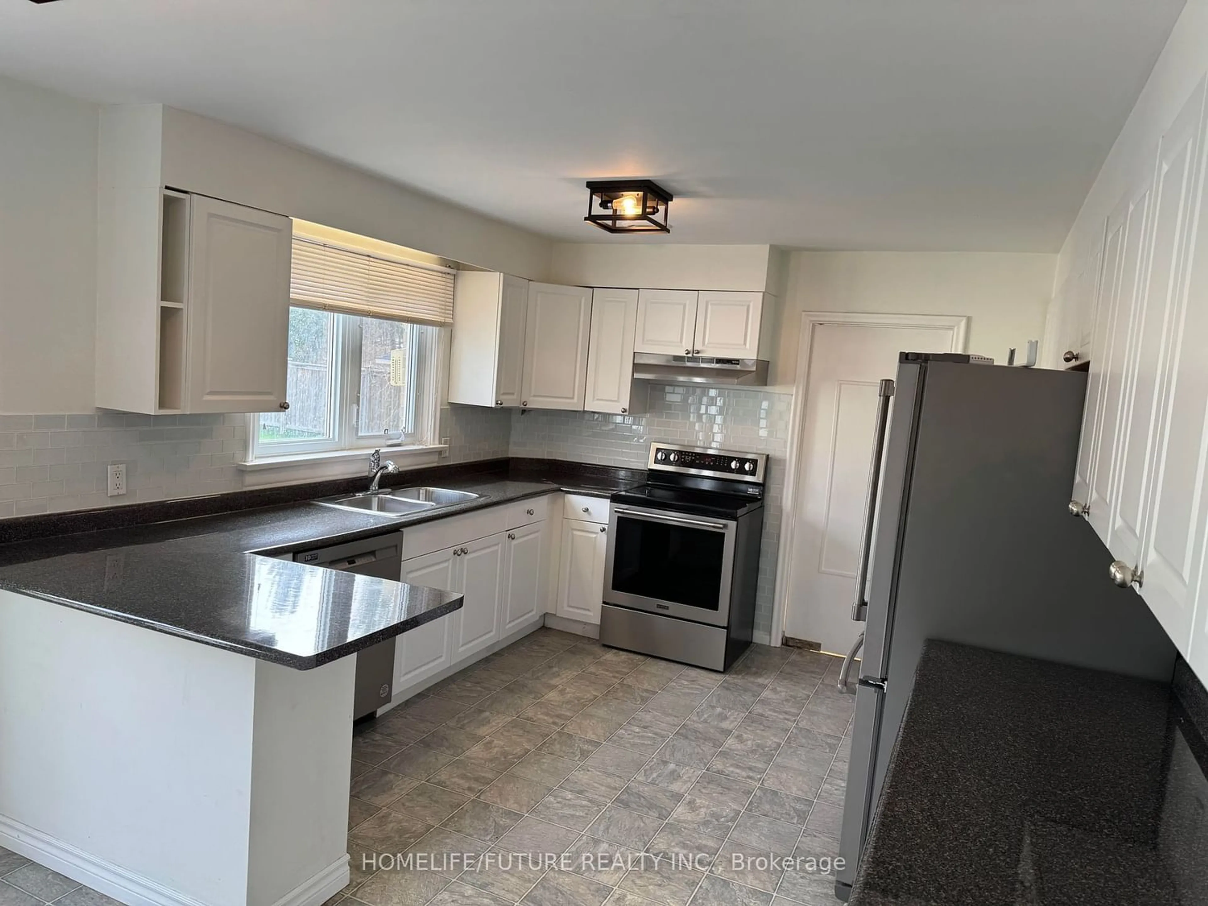 Standard kitchen for 57 Molson St, Port Hope Ontario L1A 2J8
