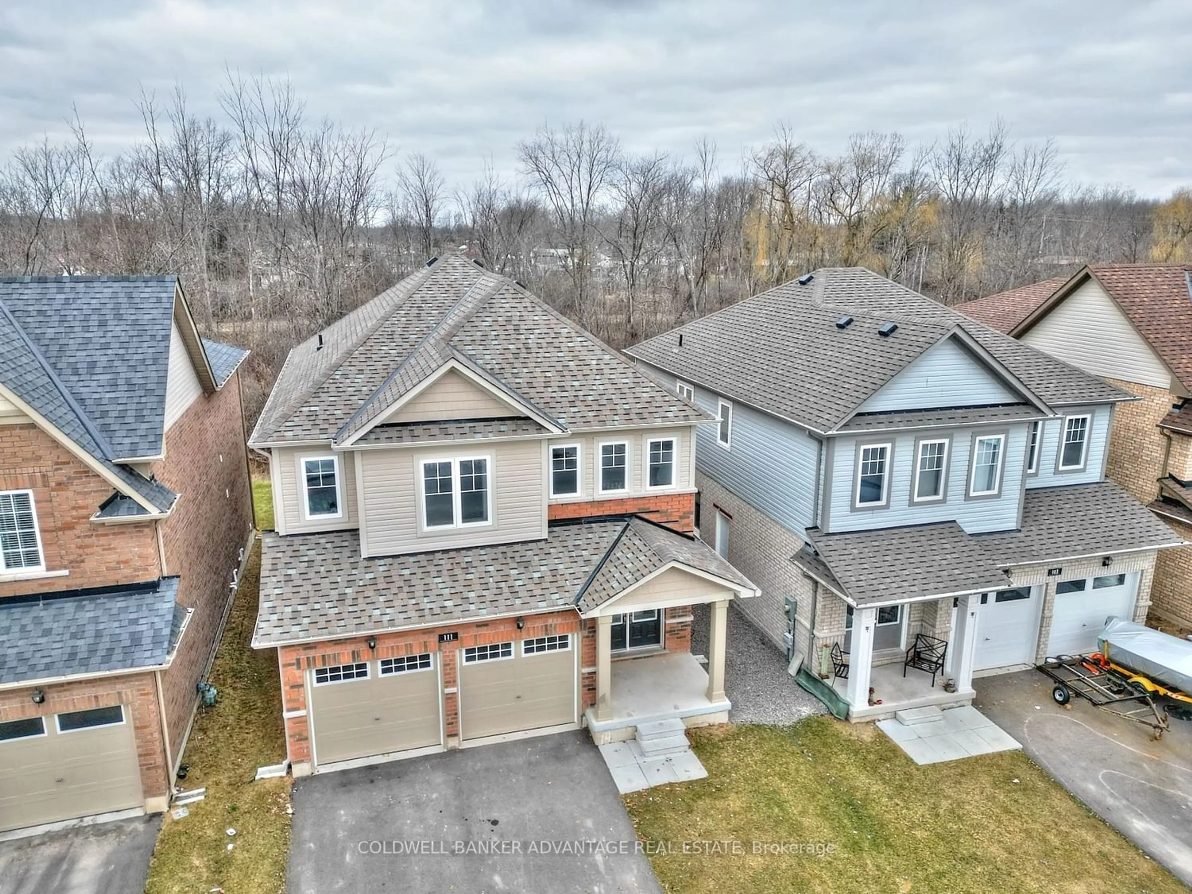 Frontside or backside of a home for 111 Tumblewood Pl, Welland Ontario L3B 0J3