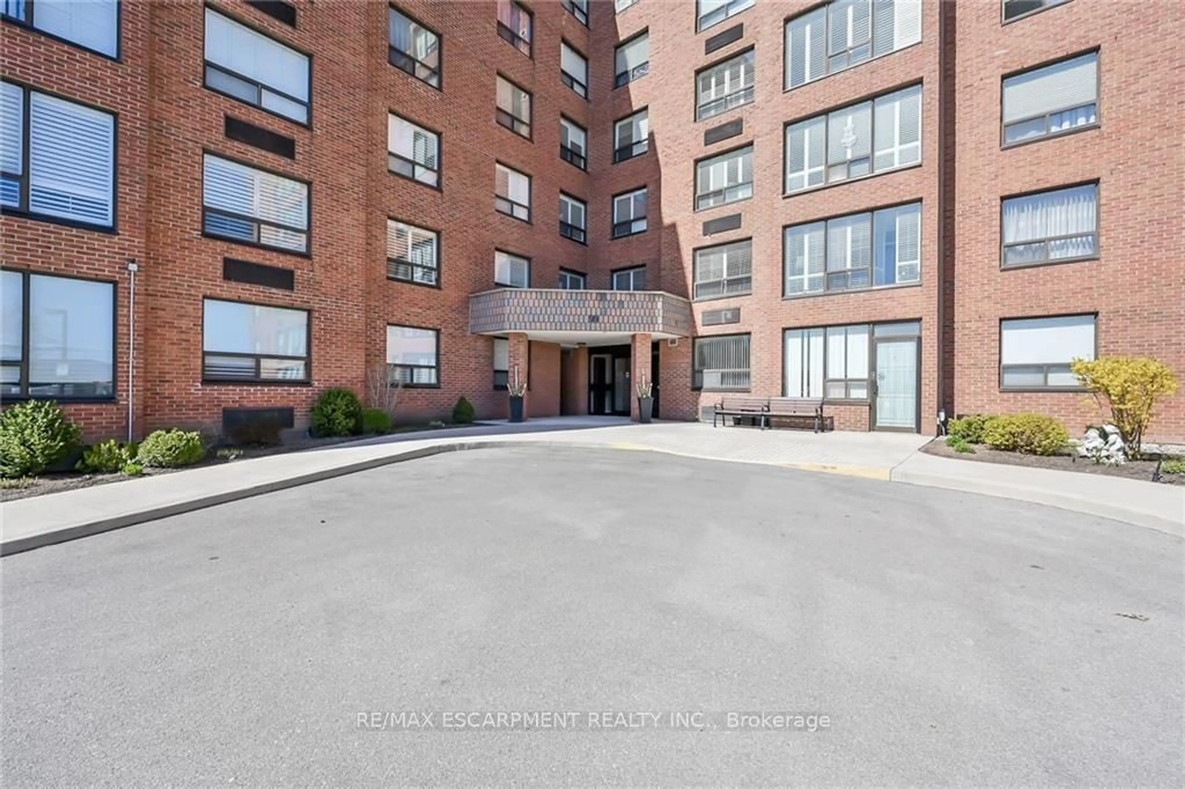 A pic from exterior of the house or condo for 99 Donn Ave #109, Hamilton Ontario L8G 5B2