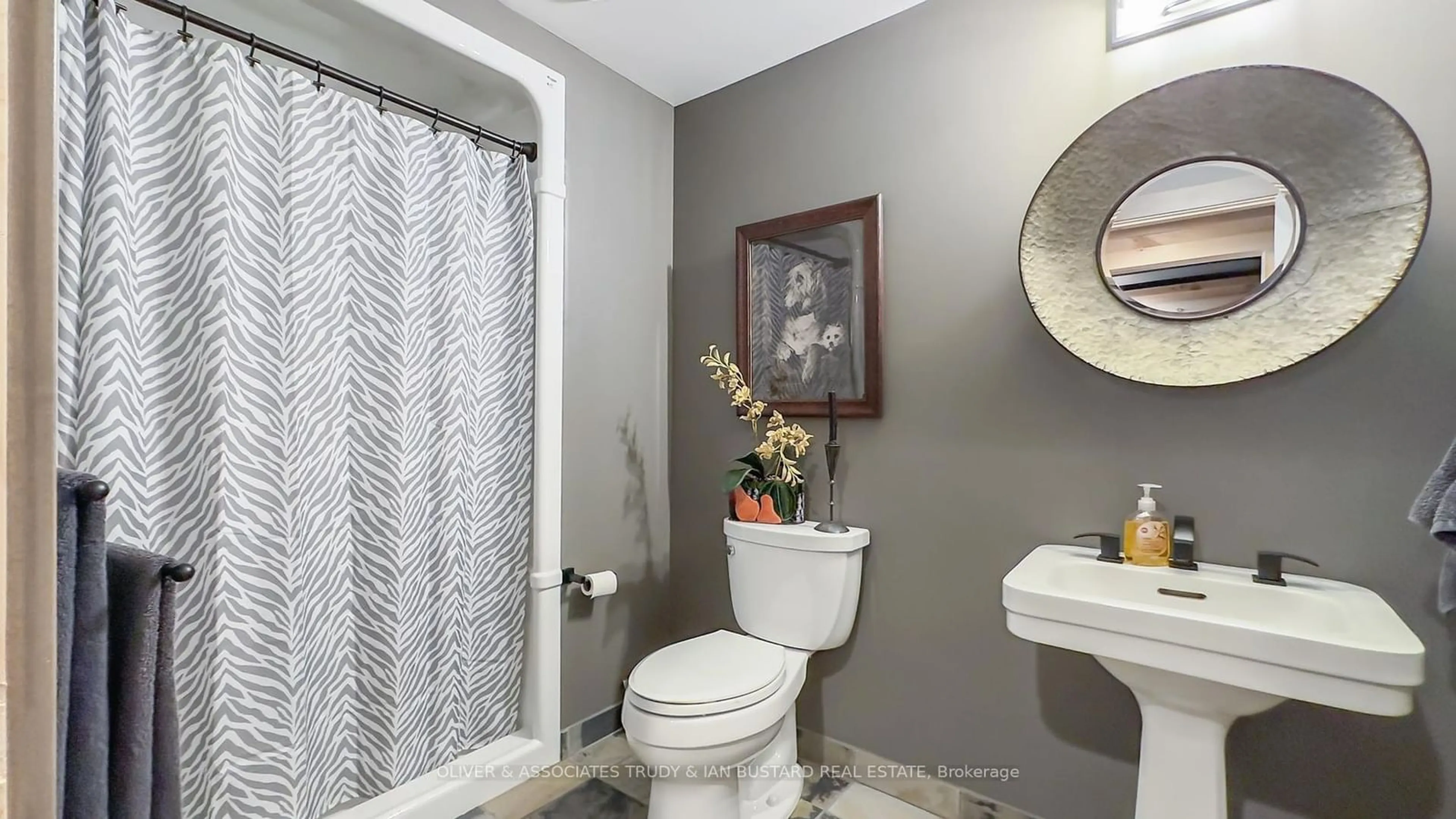 Bathroom for 68 Deerfield Rd, Lambton Shores Ontario N0M 1T0