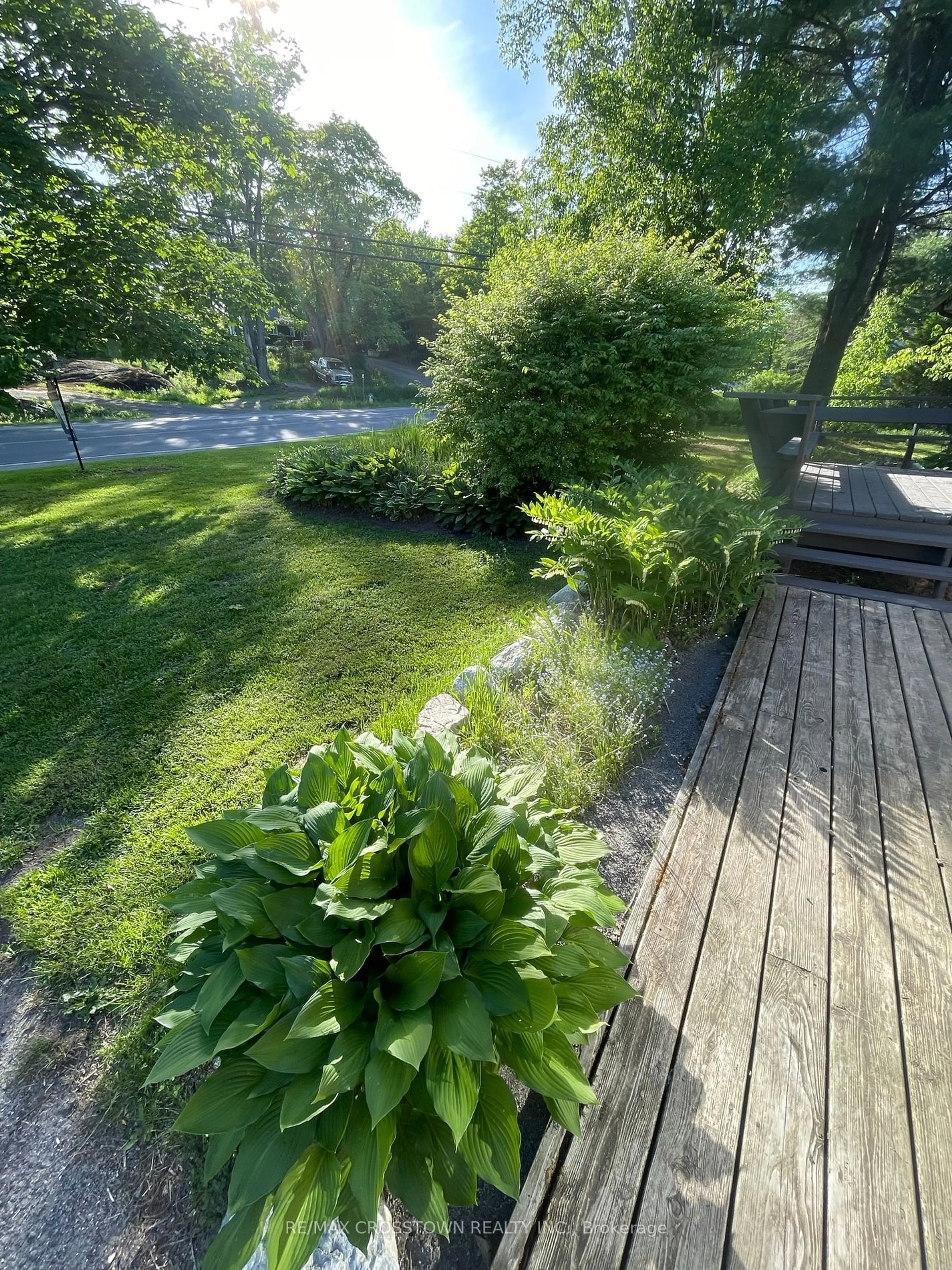 Fenced yard for 270 High St, Georgian Bay Ontario P0C 1H0