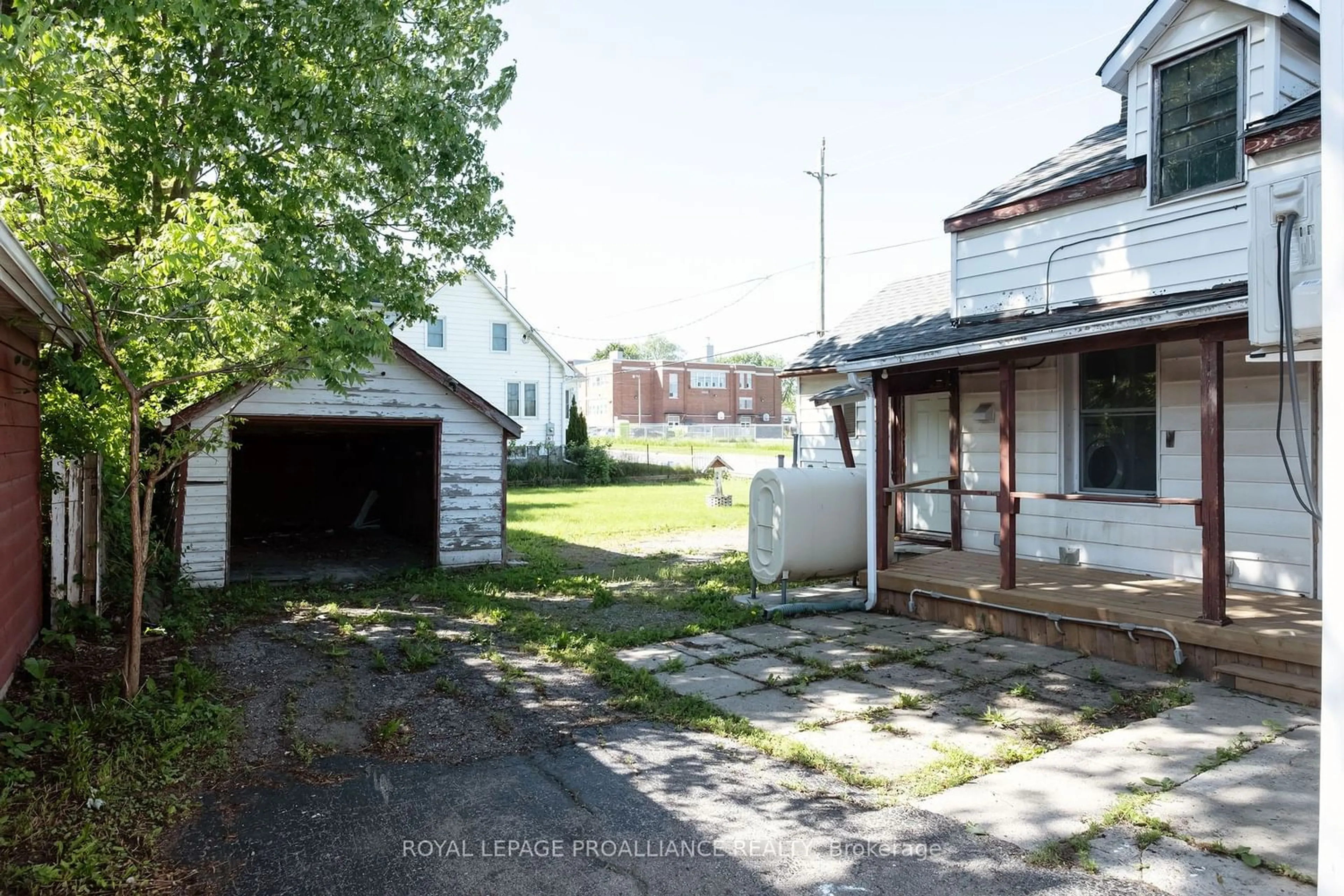 Frontside or backside of a home for 3 Meyers St, Belleville Ontario K8N 2N5
