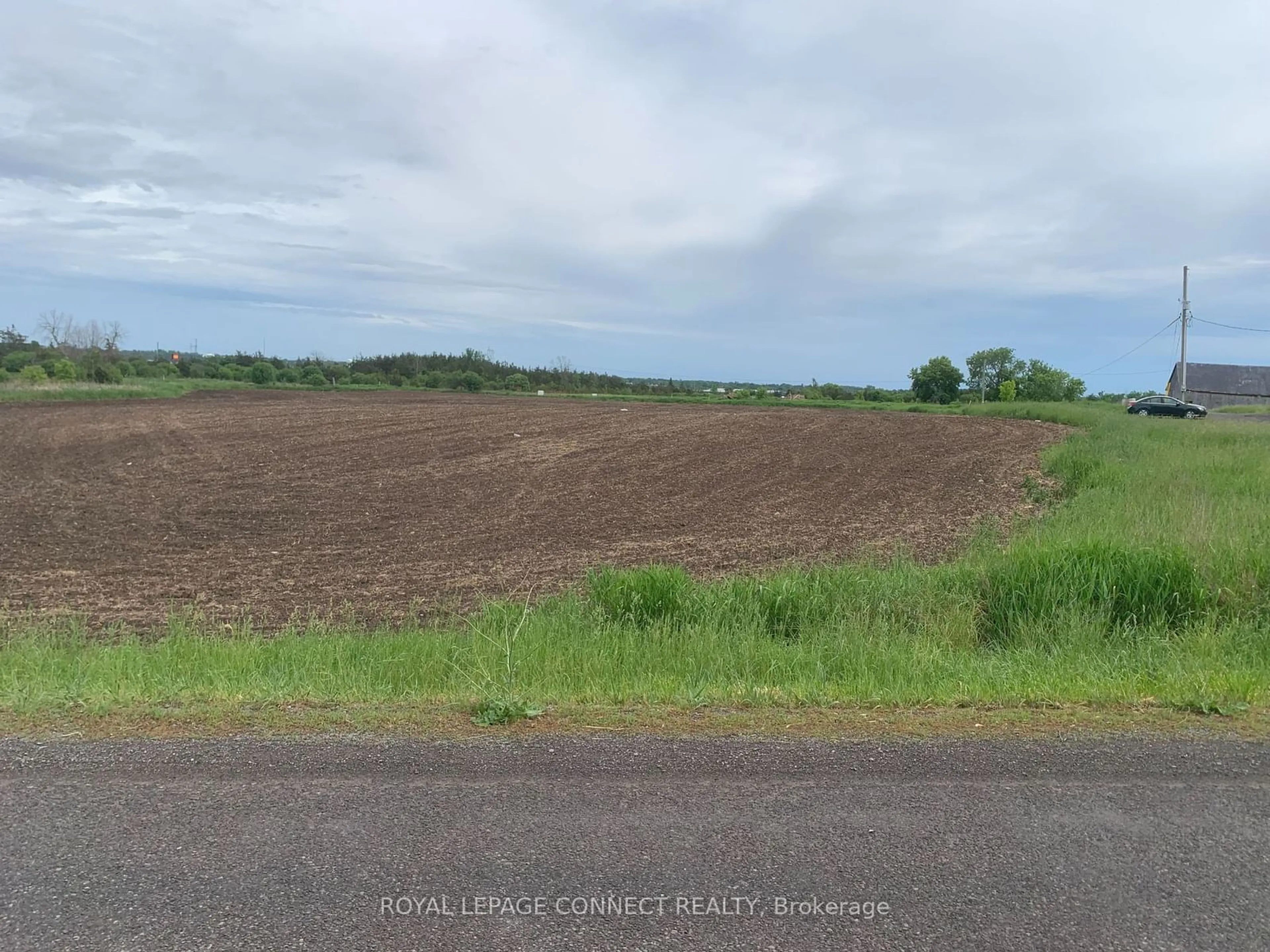 Blurry image for 208 Drive In Rd, Greater Napanee Ontario K7R 3L1