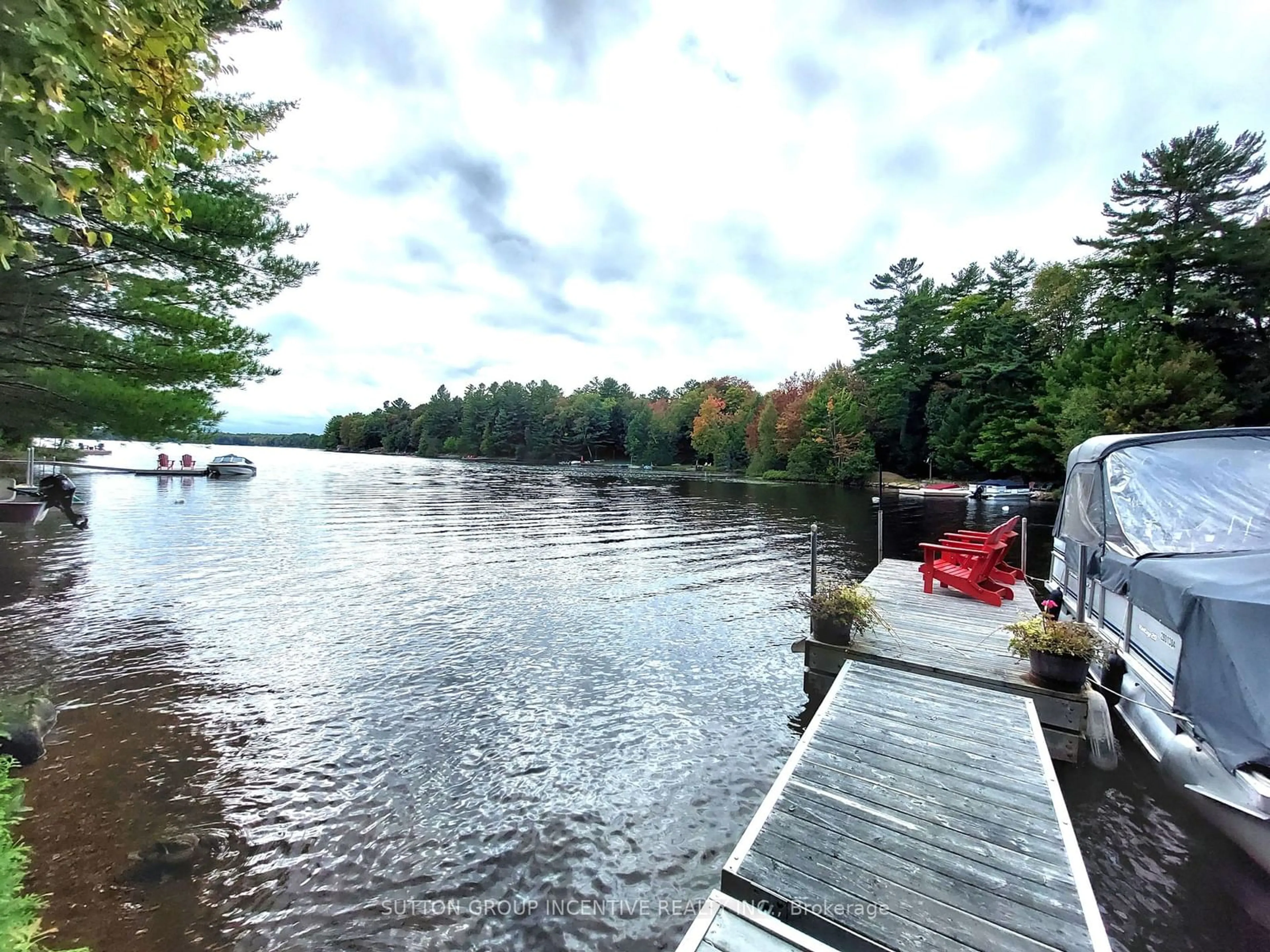 Cottage for 954 Dickie Lake Rd, Lake of Bays Ontario P0B 1A0