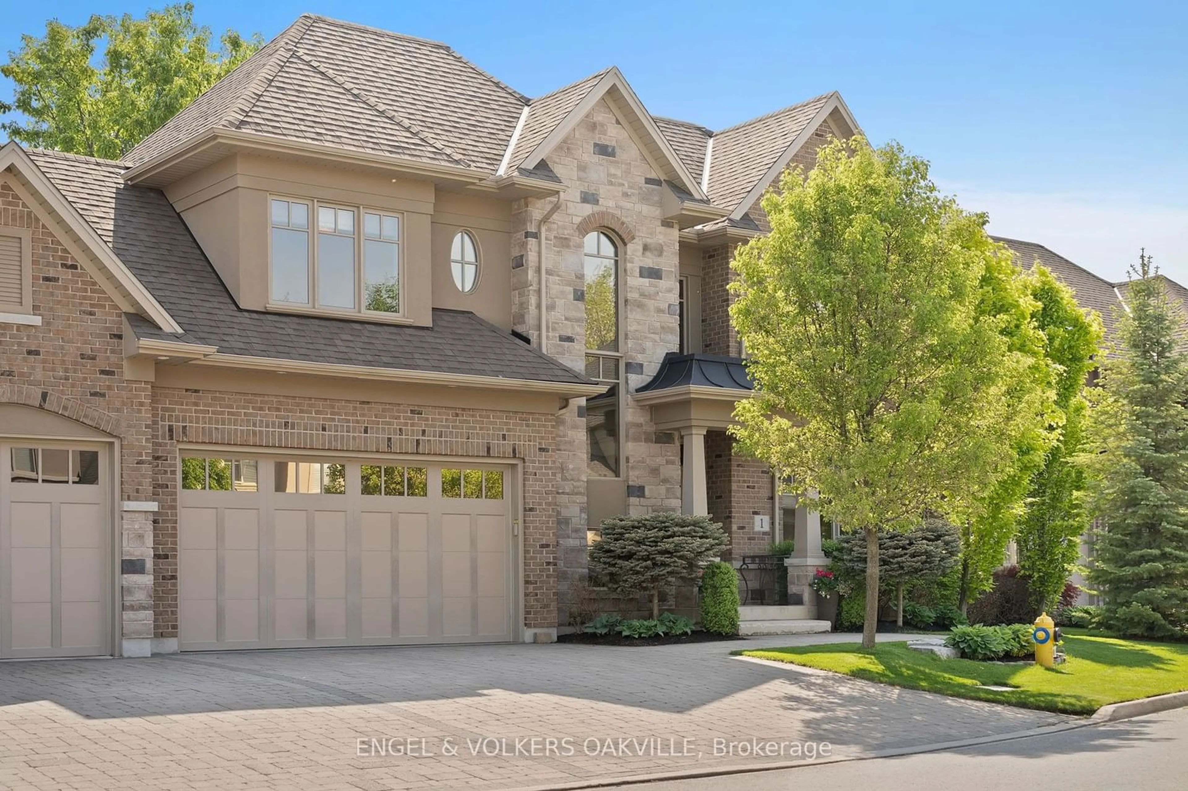 Home with brick exterior material for 1 Evergreen Lane, Niagara-on-the-Lake Ontario L0S 1J0