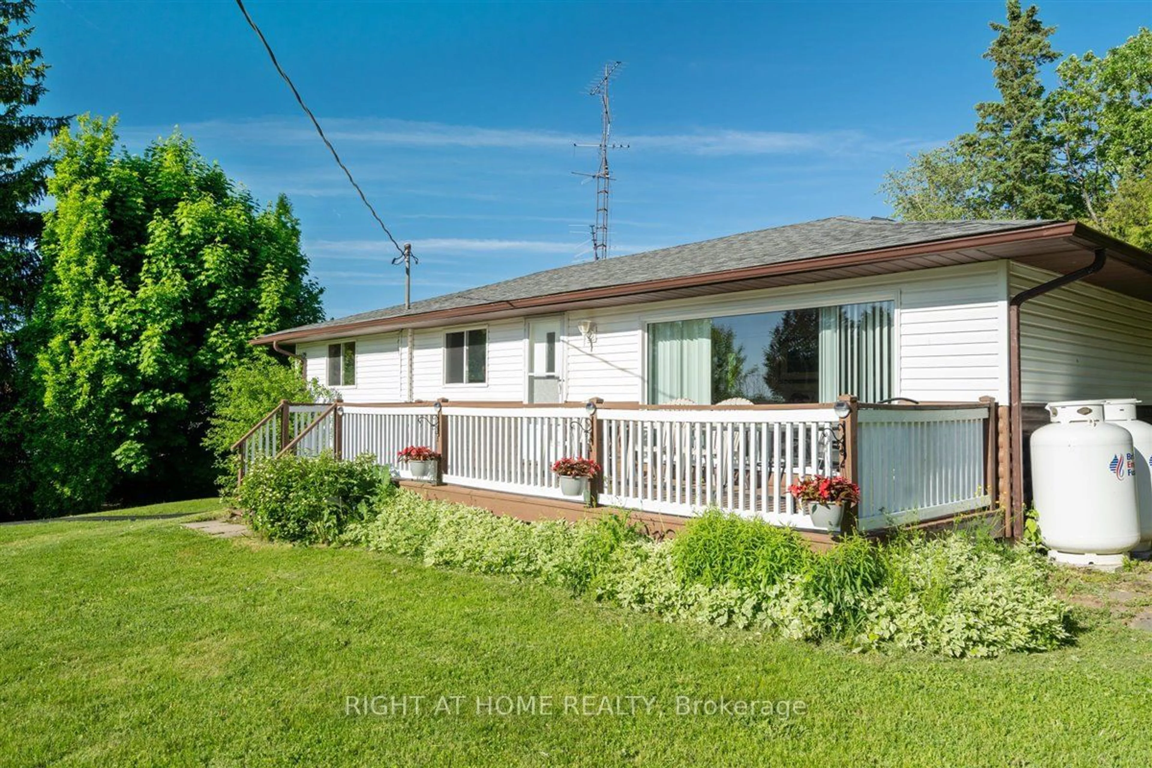 Frontside or backside of a home for 165 Pitts Cove Rd, Kawartha Lakes Ontario K0M 1L0