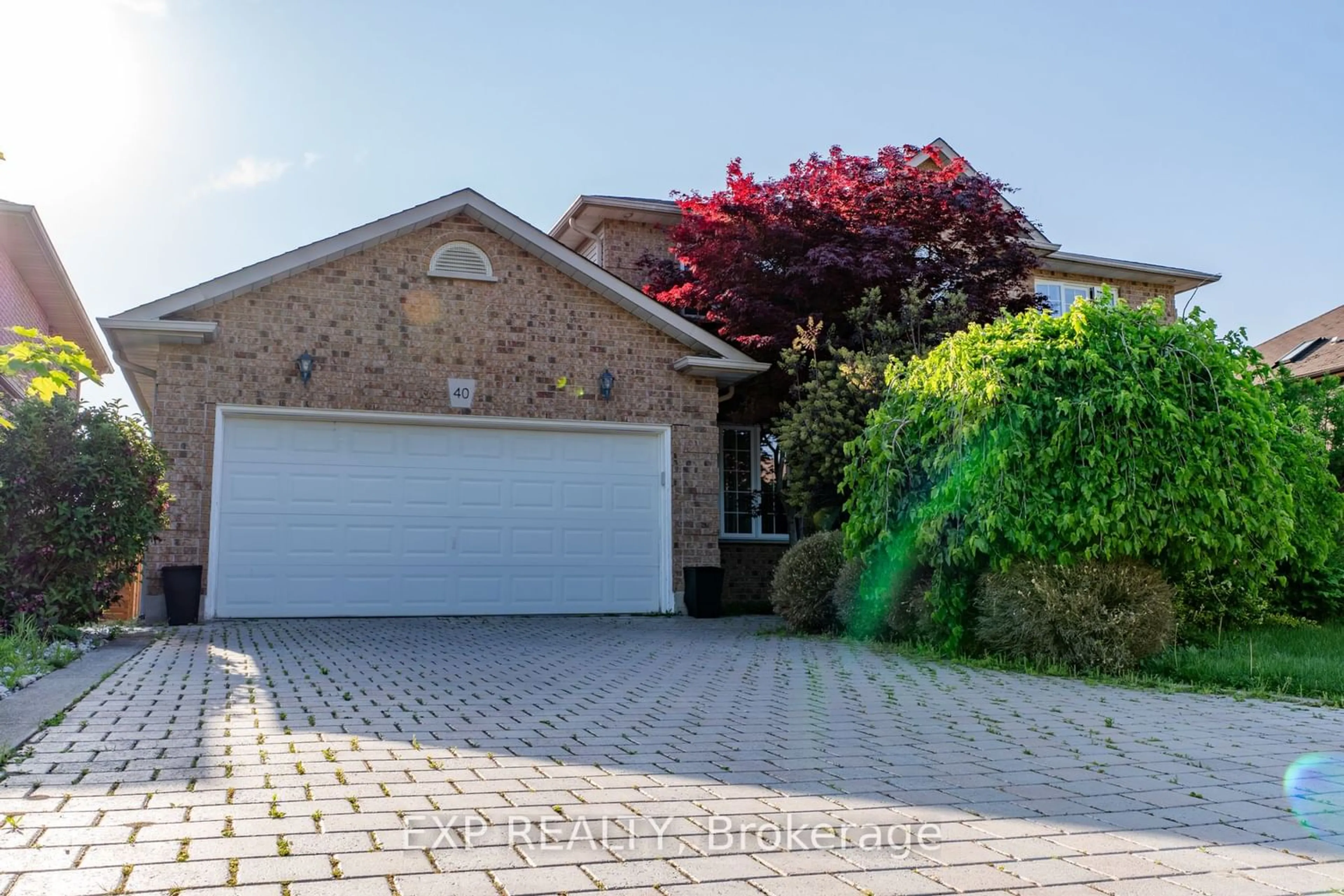 Frontside or backside of a home for 40 Prestige Dr, Hamilton Ontario L8G 5C2