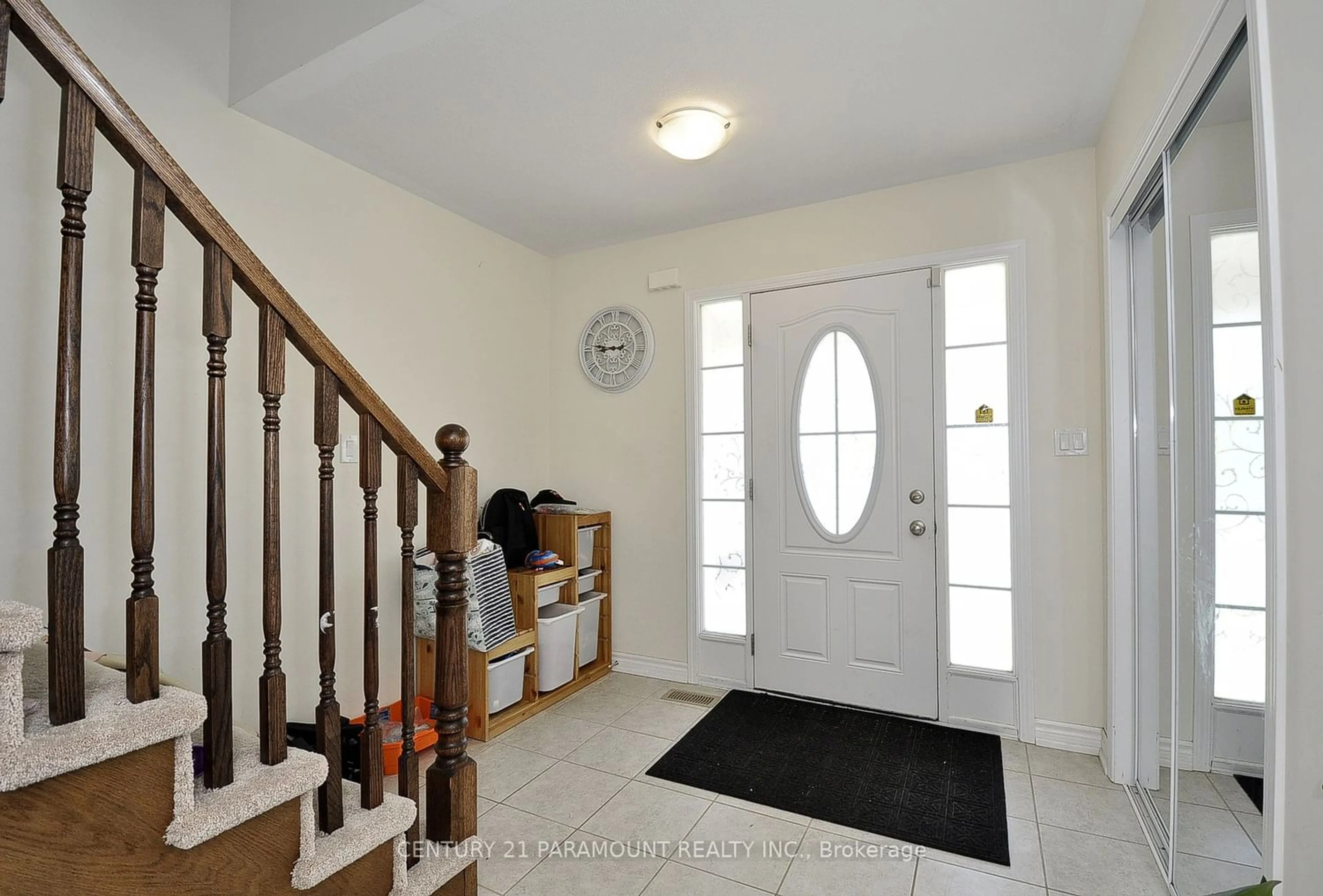 Indoor entryway for 364 Equestrian Way, Cambridge Ontario N3E 0B9