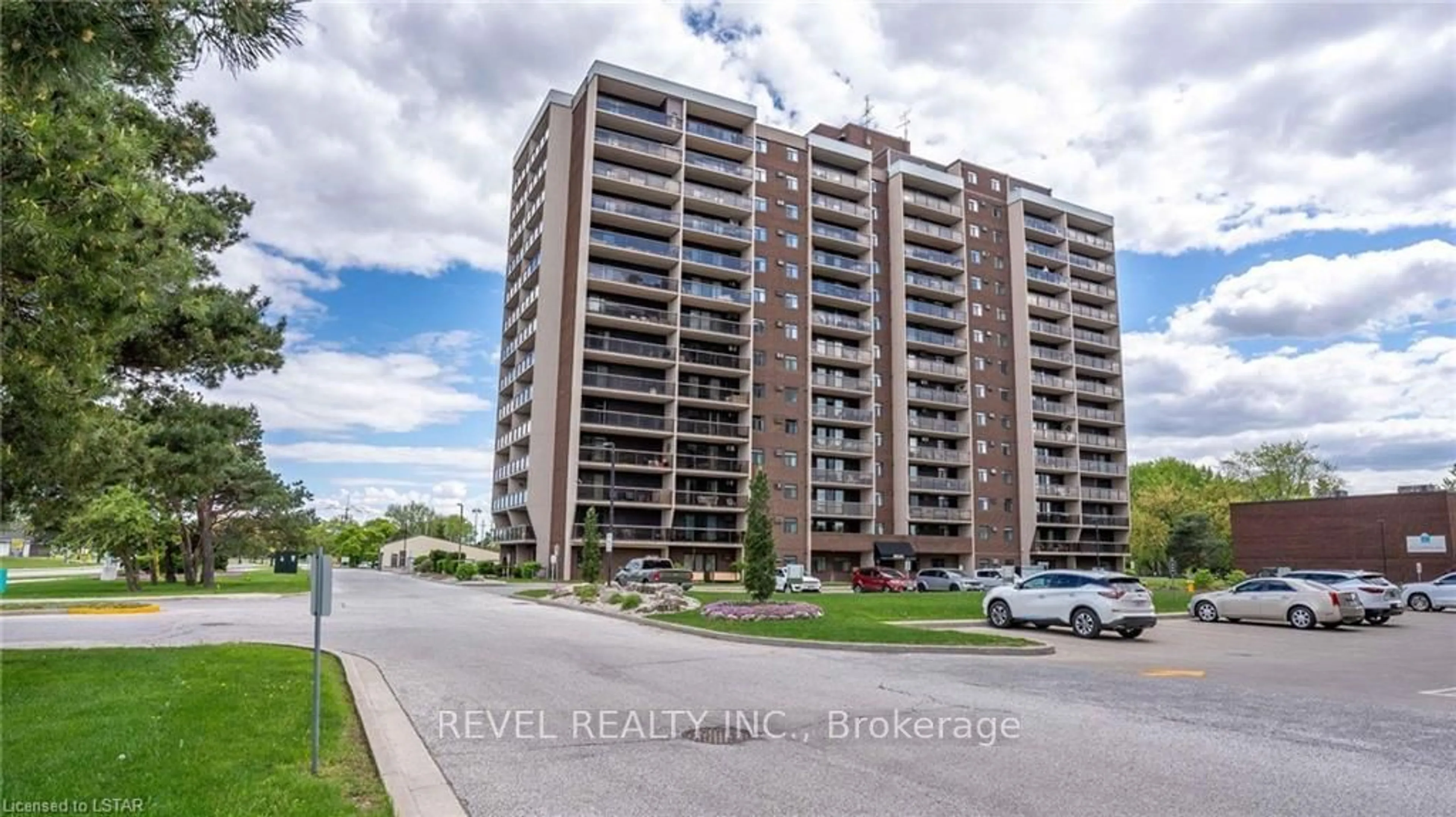 A pic from outside/outdoor area/front of a property/back of a property/a pic from drone, water/lake/river/ocean view for 9099 RIVERSIDE Dr #1119, Windsor Ontario N8S 4P9