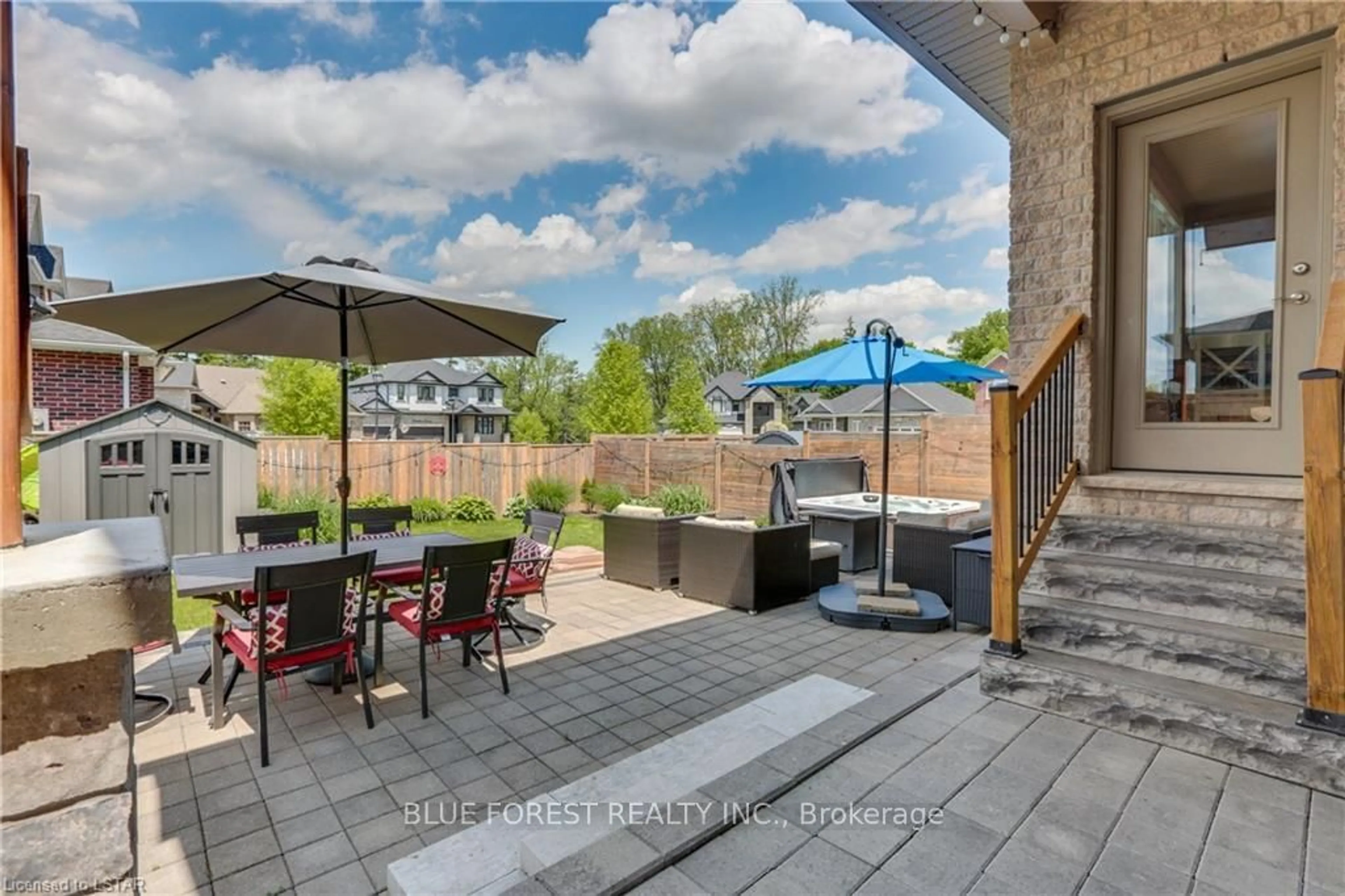 Patio for 2409 Seven Oaks Ridge, London Ontario N6M 0E4