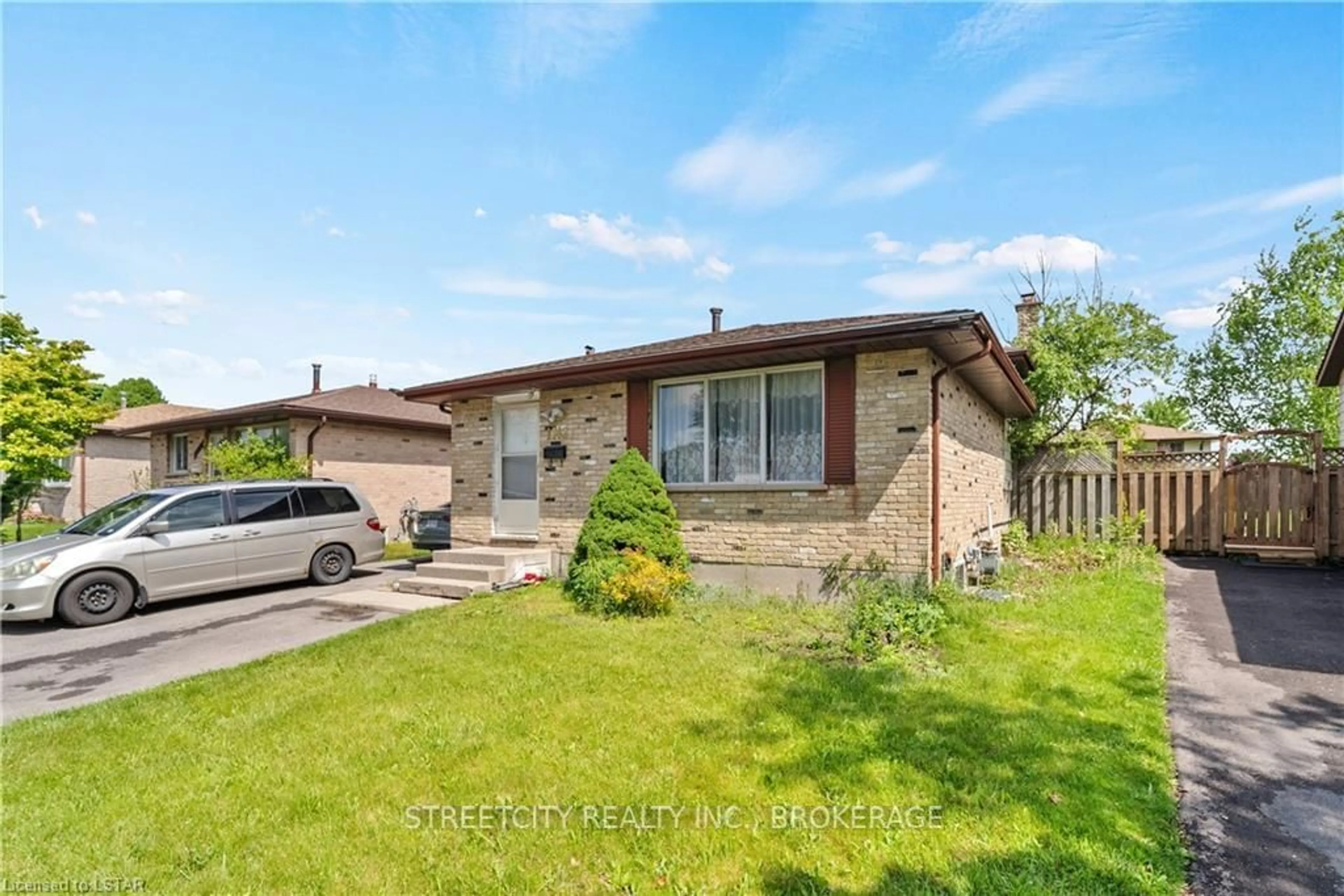 Frontside or backside of a home for 1142 Gatewood Rd, London Ontario N5Y 4Z5