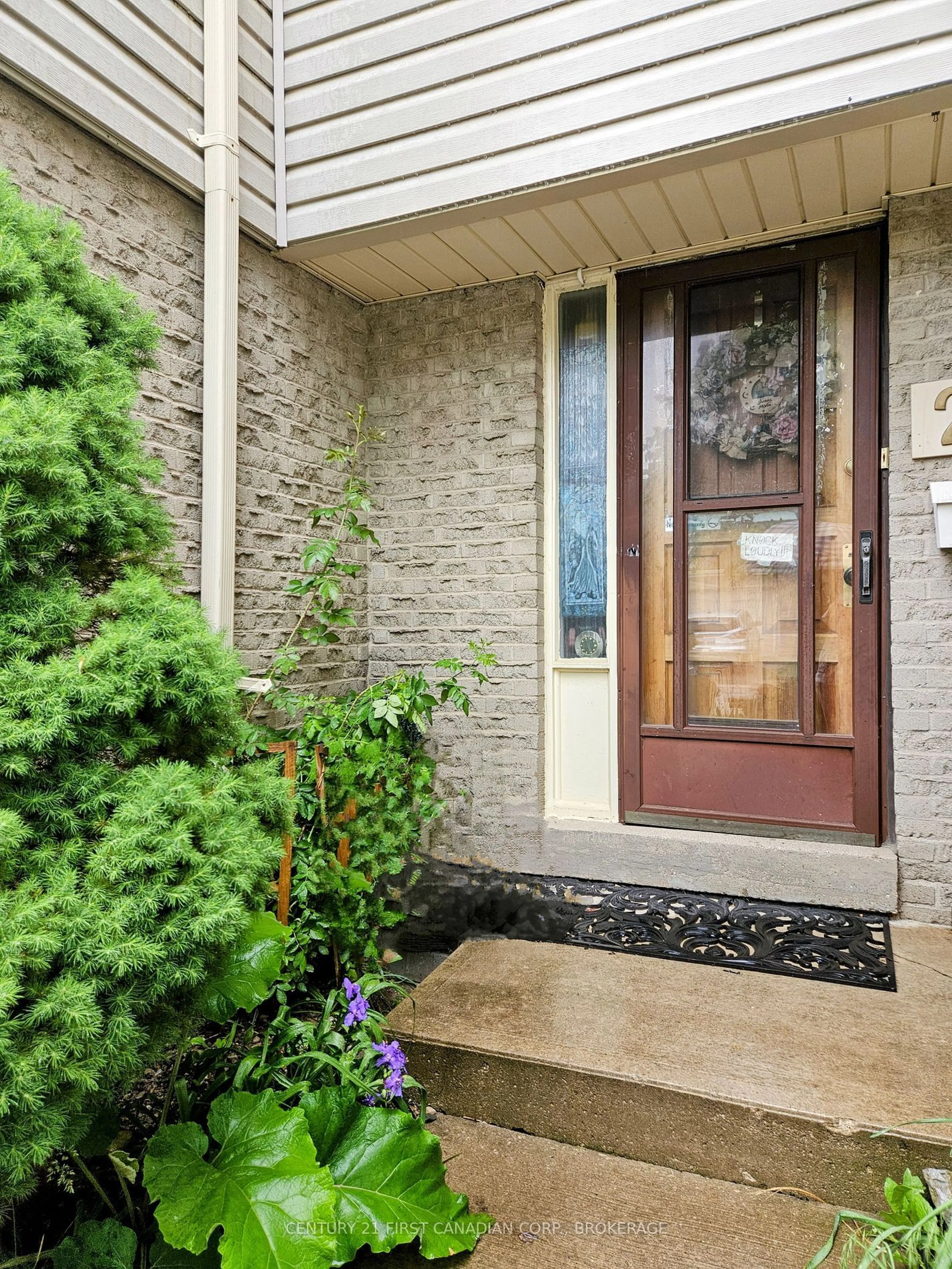 Indoor entryway for 700 Osgoode Dr #258, London Ontario N6E 2H1