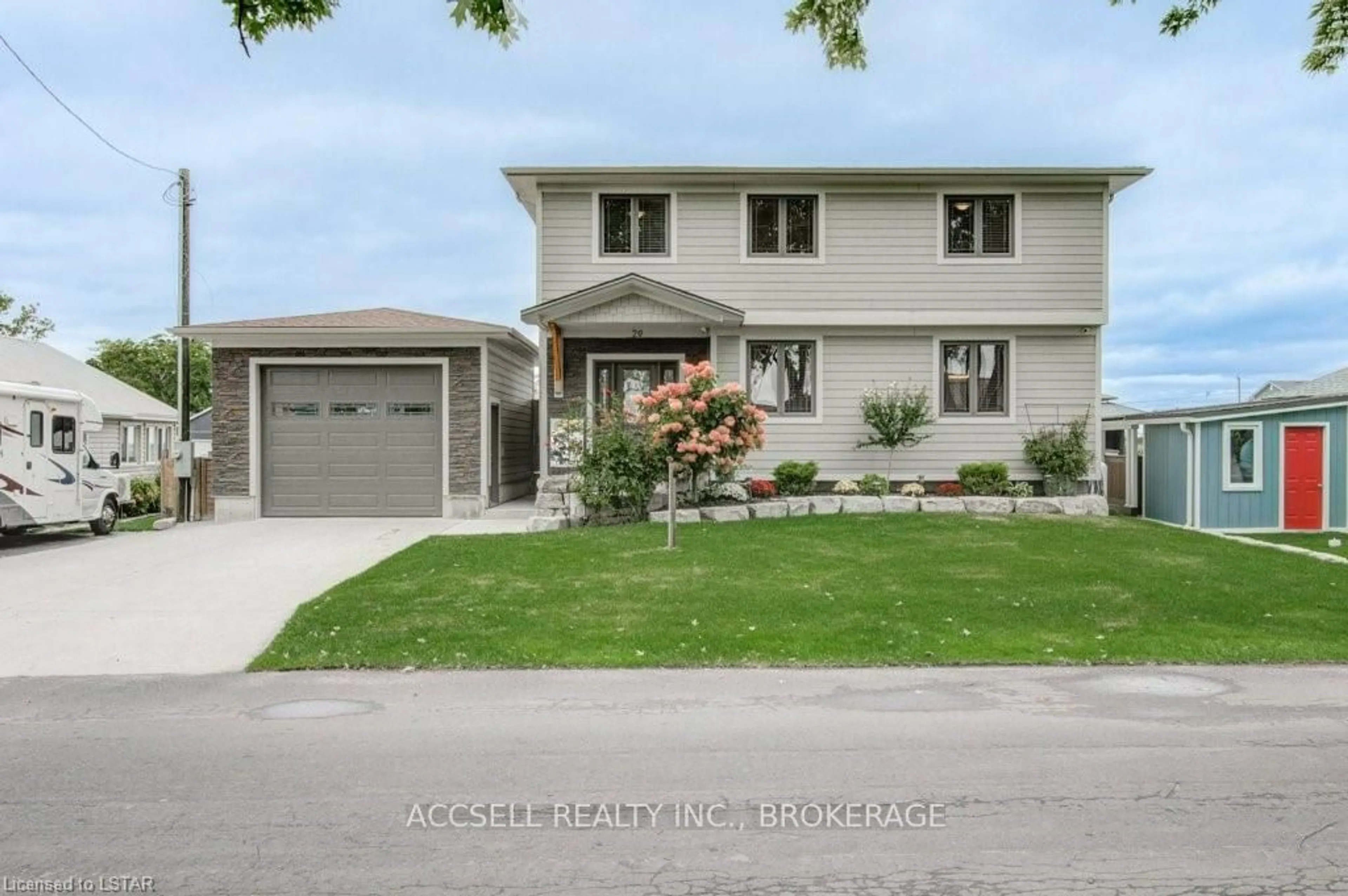 Frontside or backside of a home, the street view for 20 DICKINSON Ave, Norfolk Ontario N0E 1M0