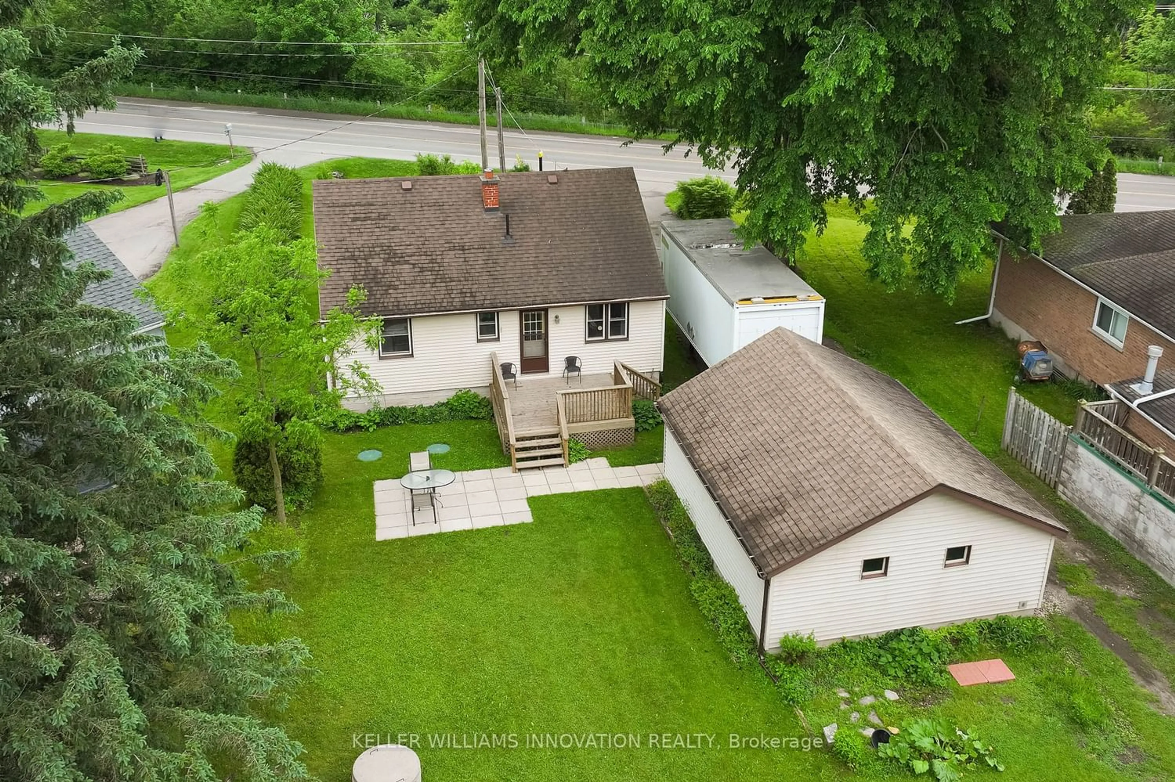 Fenced yard for 1642 Sawmill Rd, Waterloo Ontario N2J 4G8