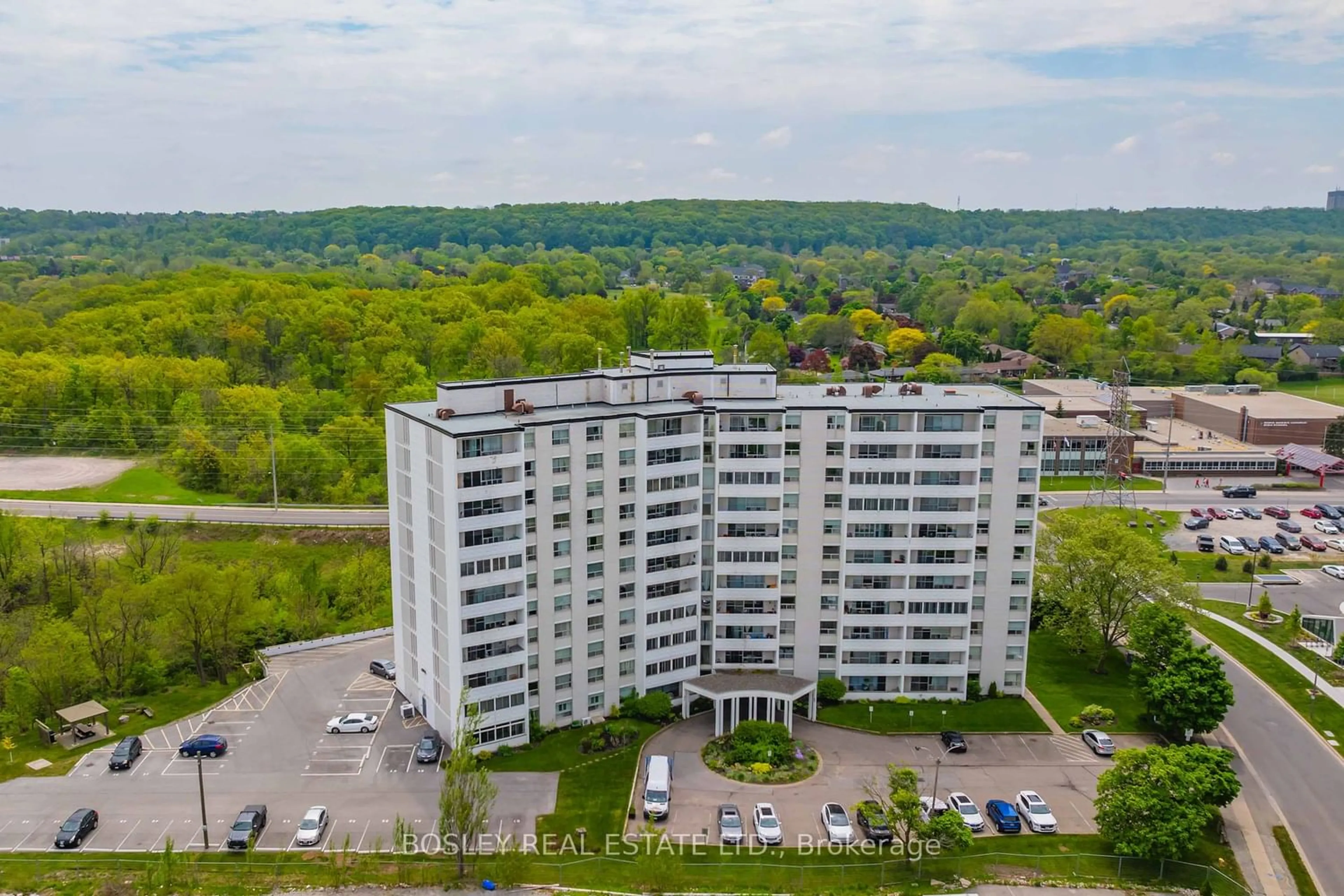 A pic from exterior of the house or condo for 35 Towering Heights Blvd #804, St. Catharines Ontario L2T 3G8