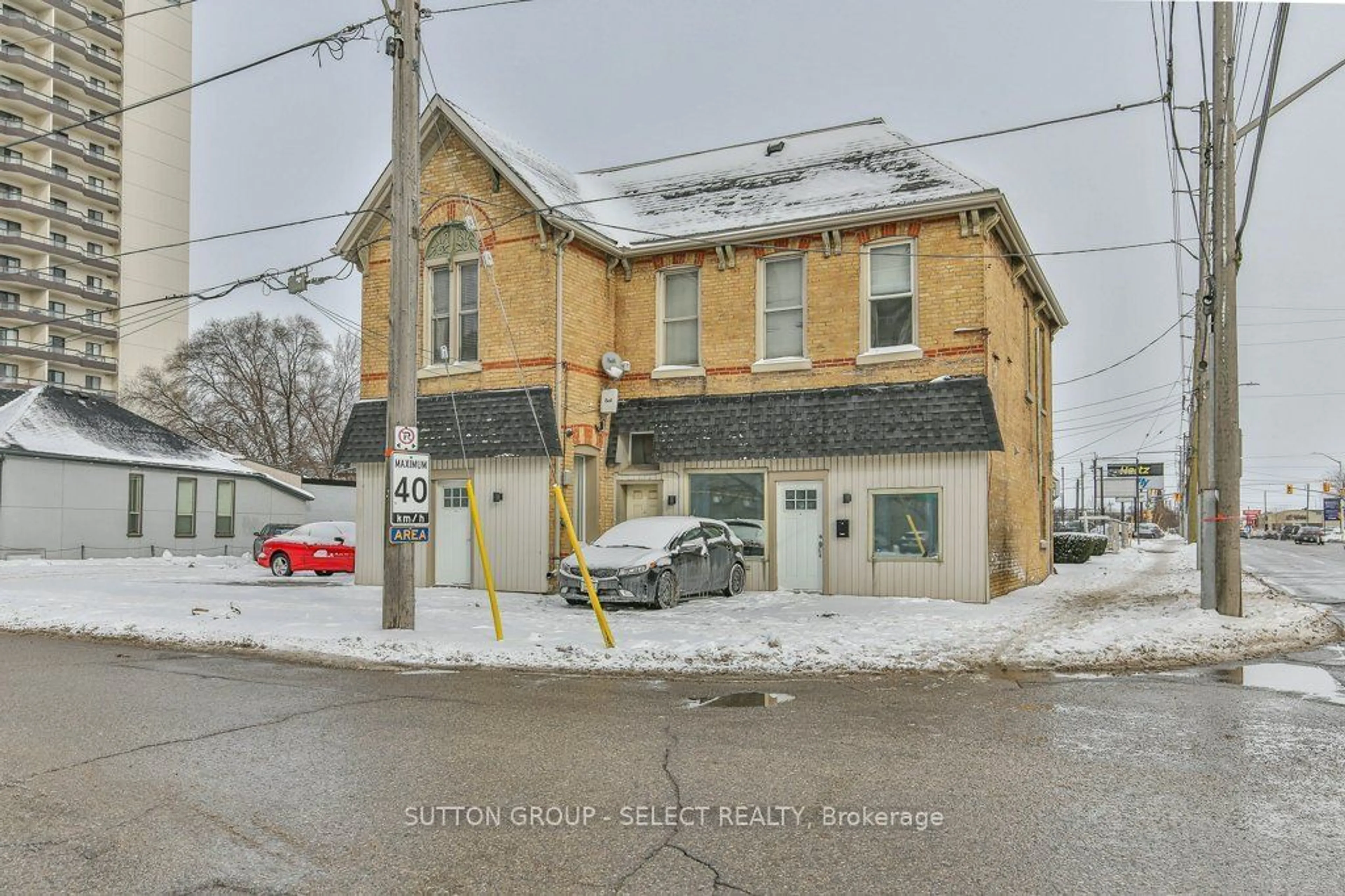 A pic from exterior of the house or condo, the street view for 330 BURWELL St, London Ontario N6B 2V9