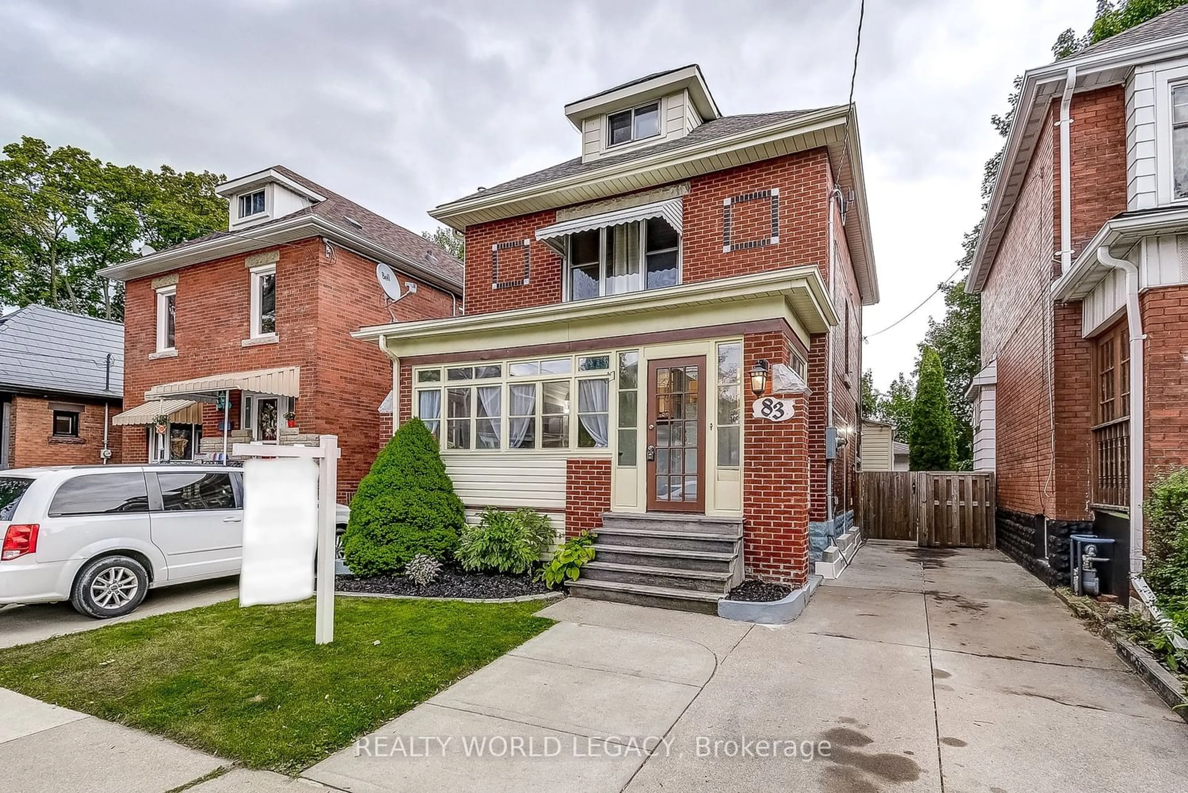 Home with brick exterior material for 83 Graham Ave, Hamilton Ontario L8K 2M2