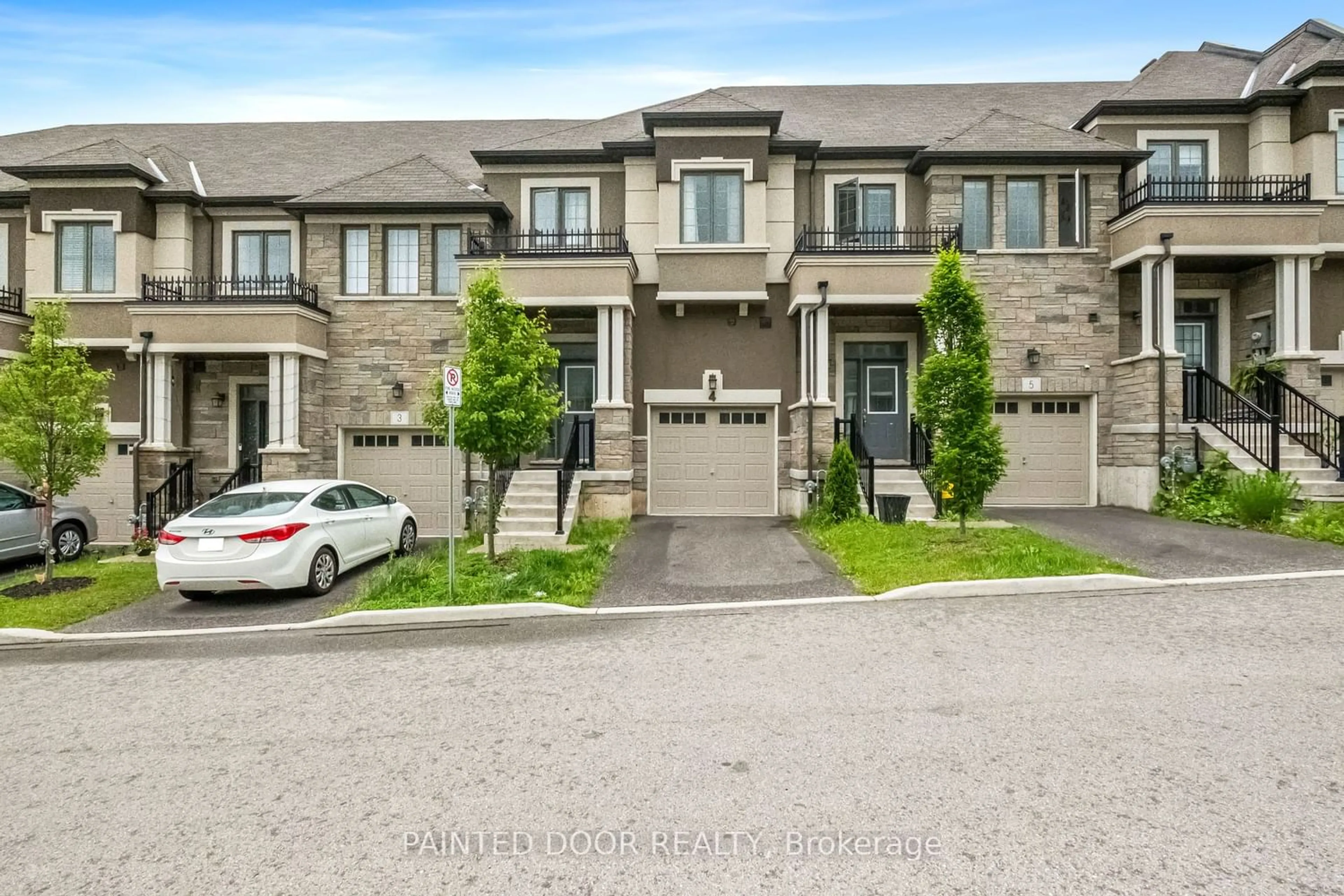 A pic from exterior of the house or condo for 515 Garner Rd #4, Hamilton Ontario L9G 0H5