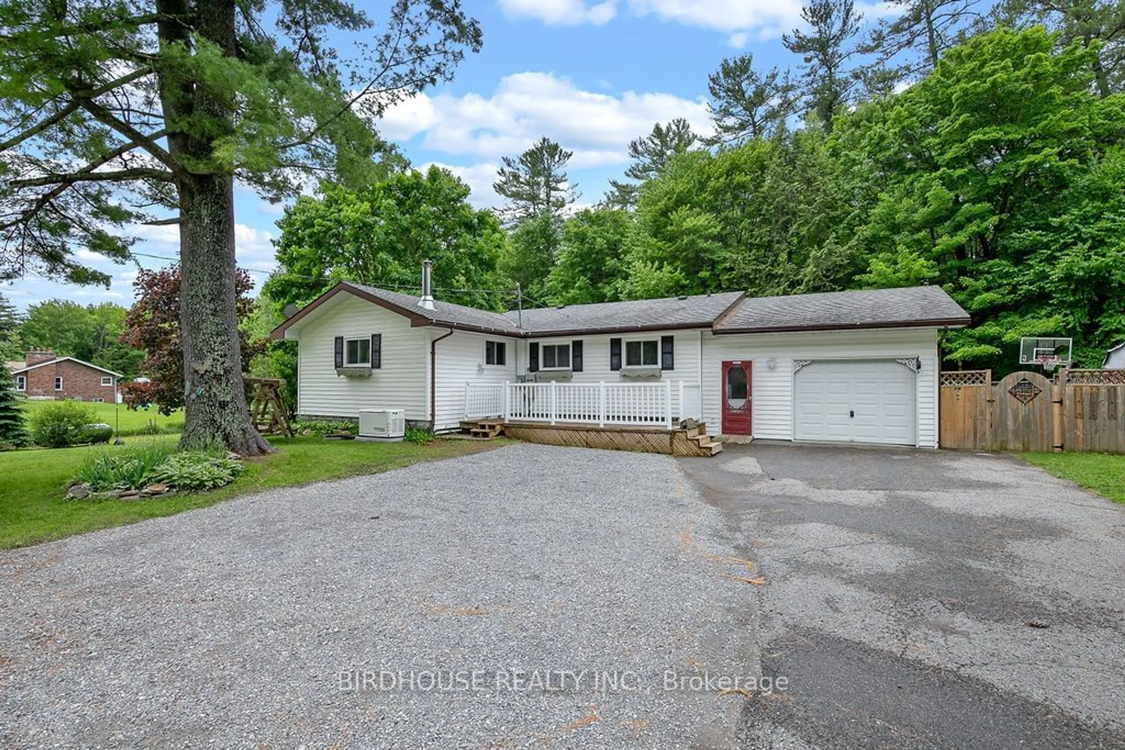 Cottage for 7573 Highway 35, Kawartha Lakes Ontario K0M 2L0