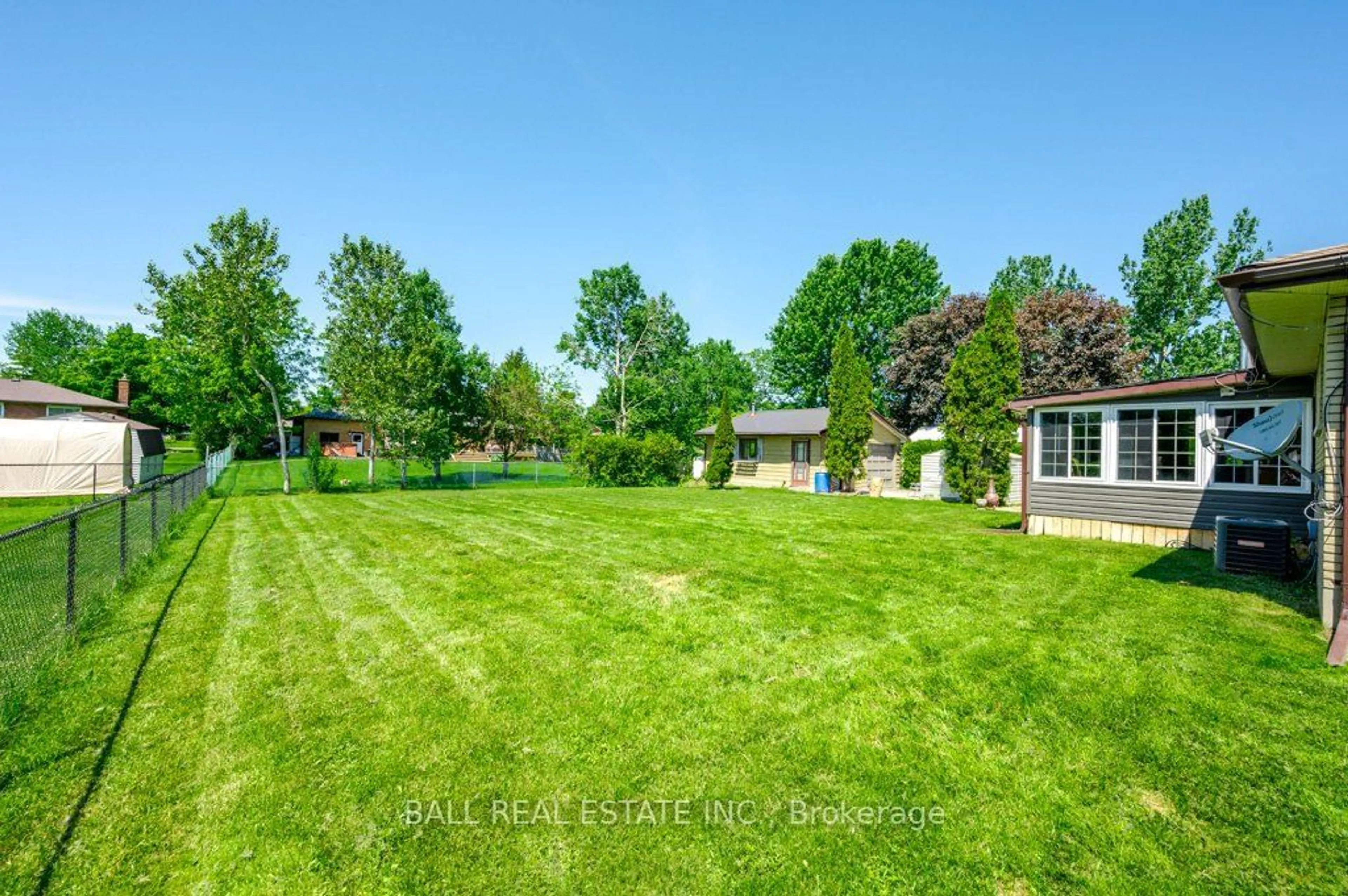 Fenced yard for 596 Vincent Ave, Smith-Ennismore-Lakefield Ontario K0L 1T0