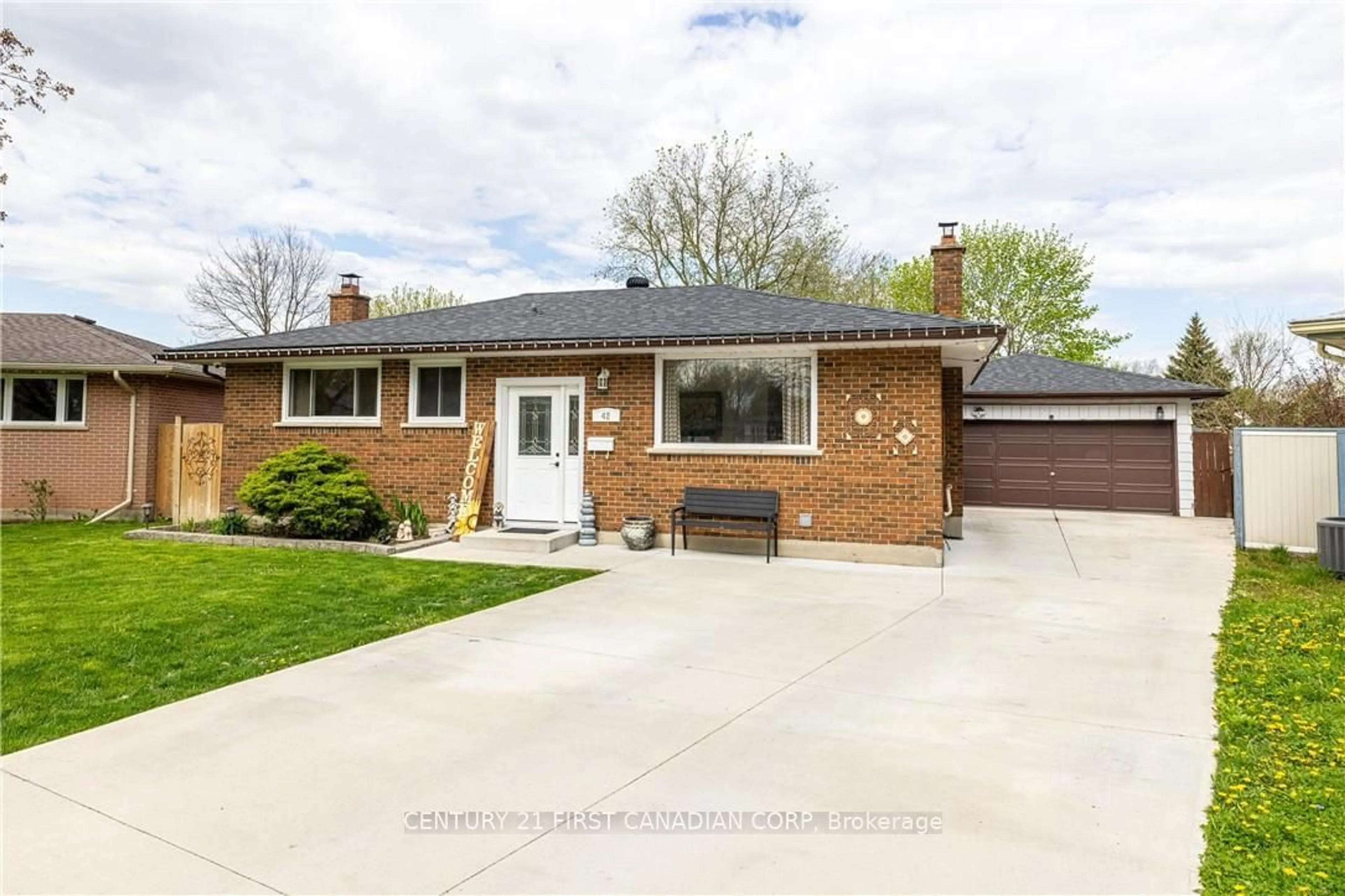 Frontside or backside of a home for 42 Kipling Crt, London Ontario N5V 1K6