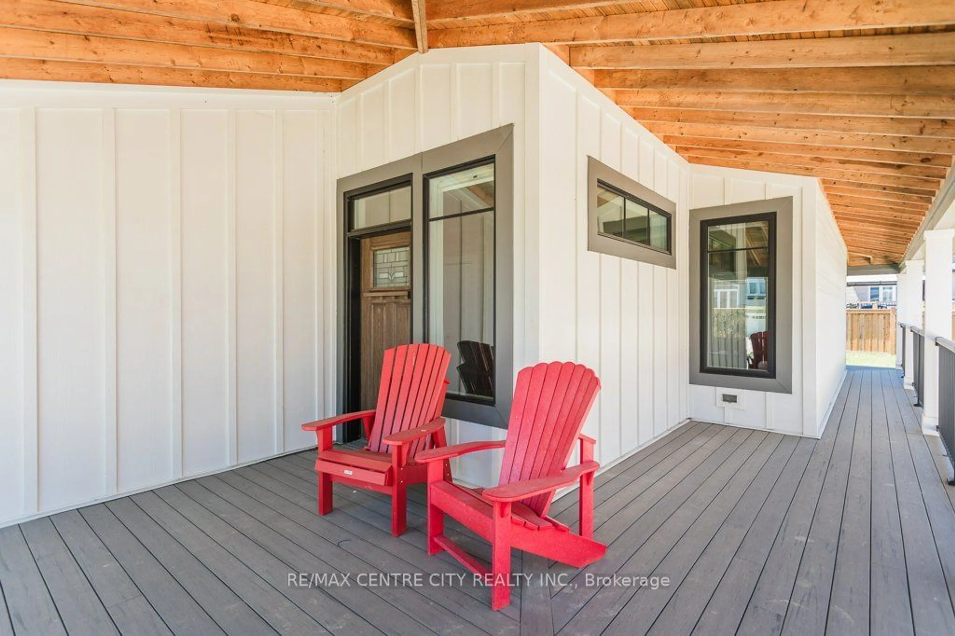 Patio, water/lake/river/ocean view for 35 Honey Bend, St. Thomas Ontario N5R 0H6
