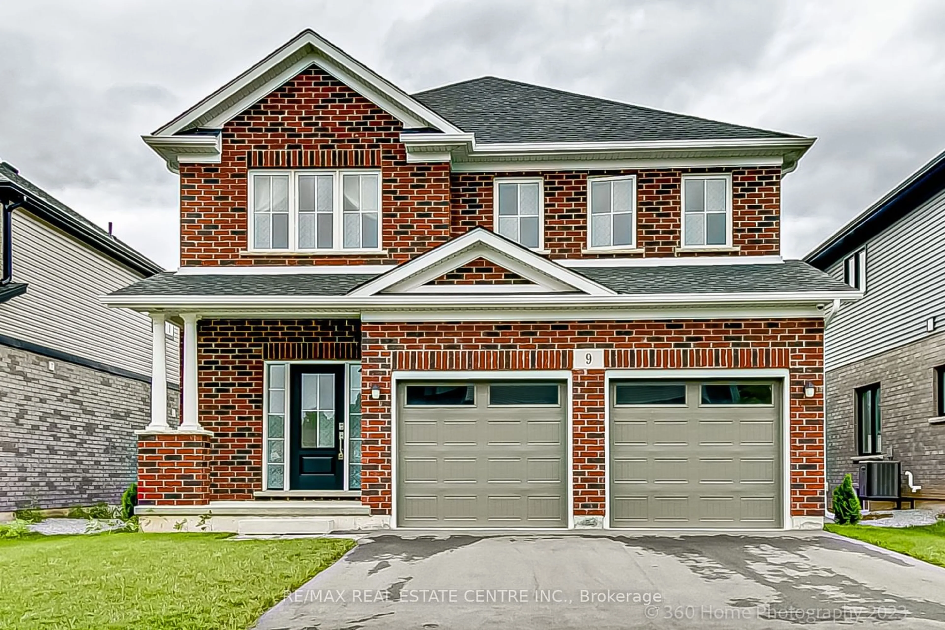 Home with brick exterior material for 9 Overholt Dr, Thorold Ontario L2V 0G4
