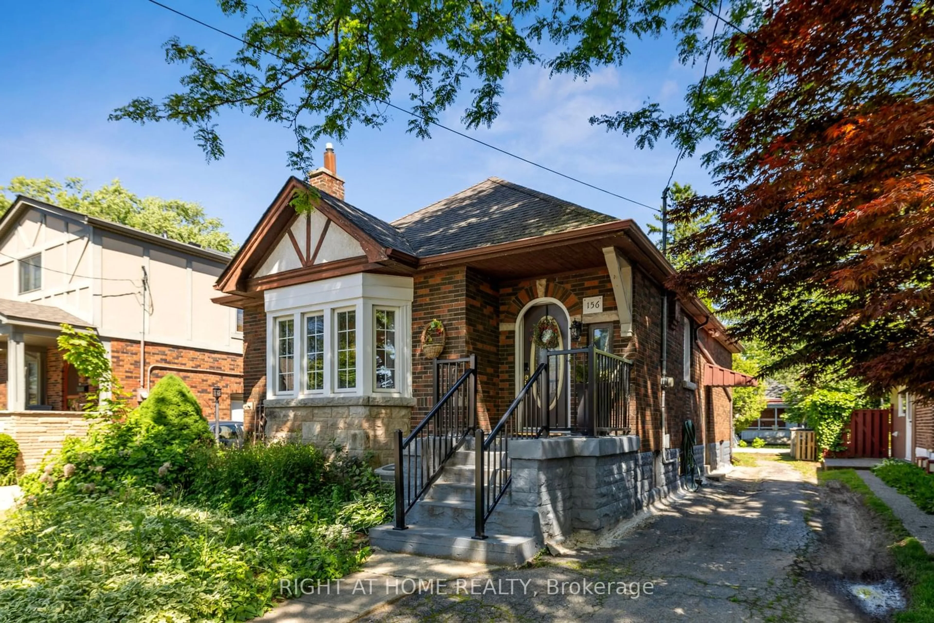 Home with brick exterior material for 156 Longwood Rd, Hamilton Ontario L8S 3V9